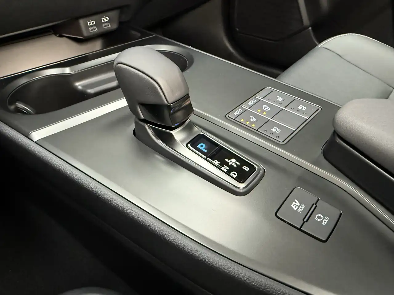Lexus UX снимка Lexus UX