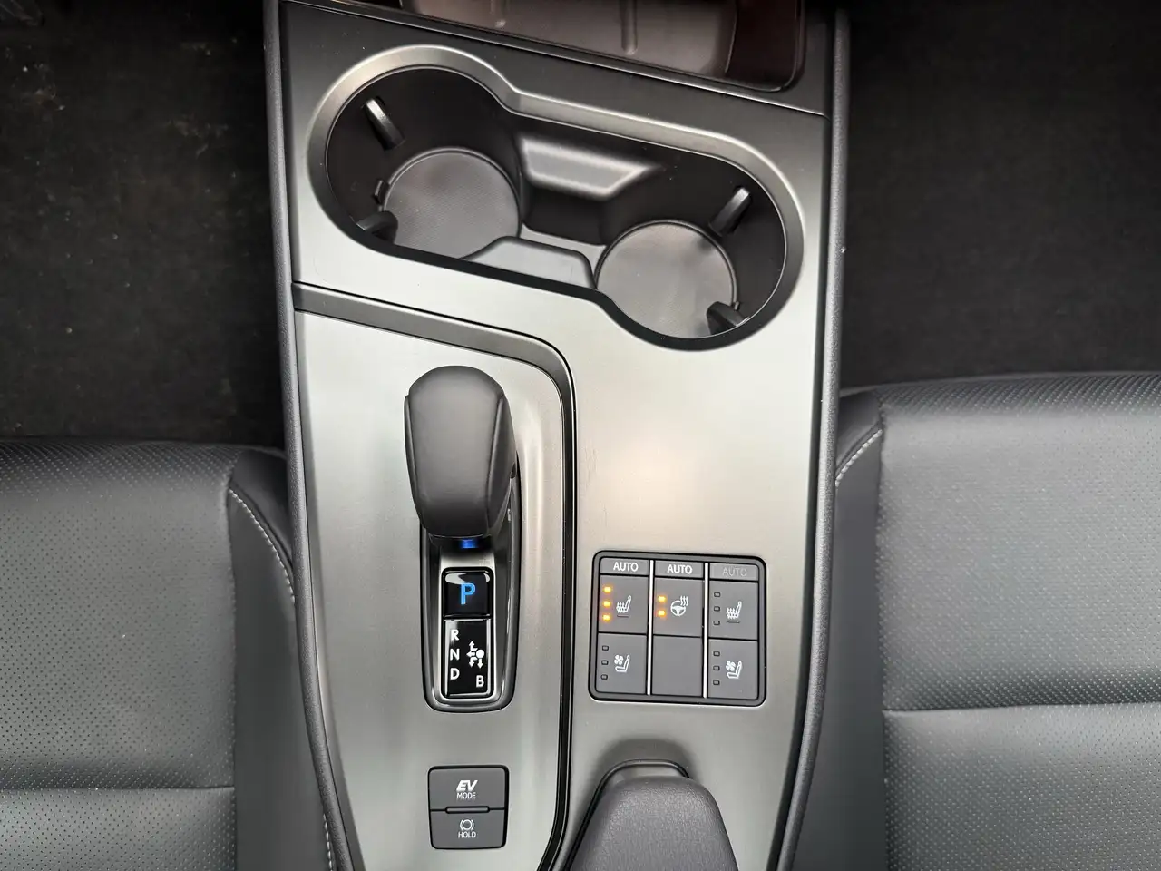 Lexus UX снимка Lexus UX