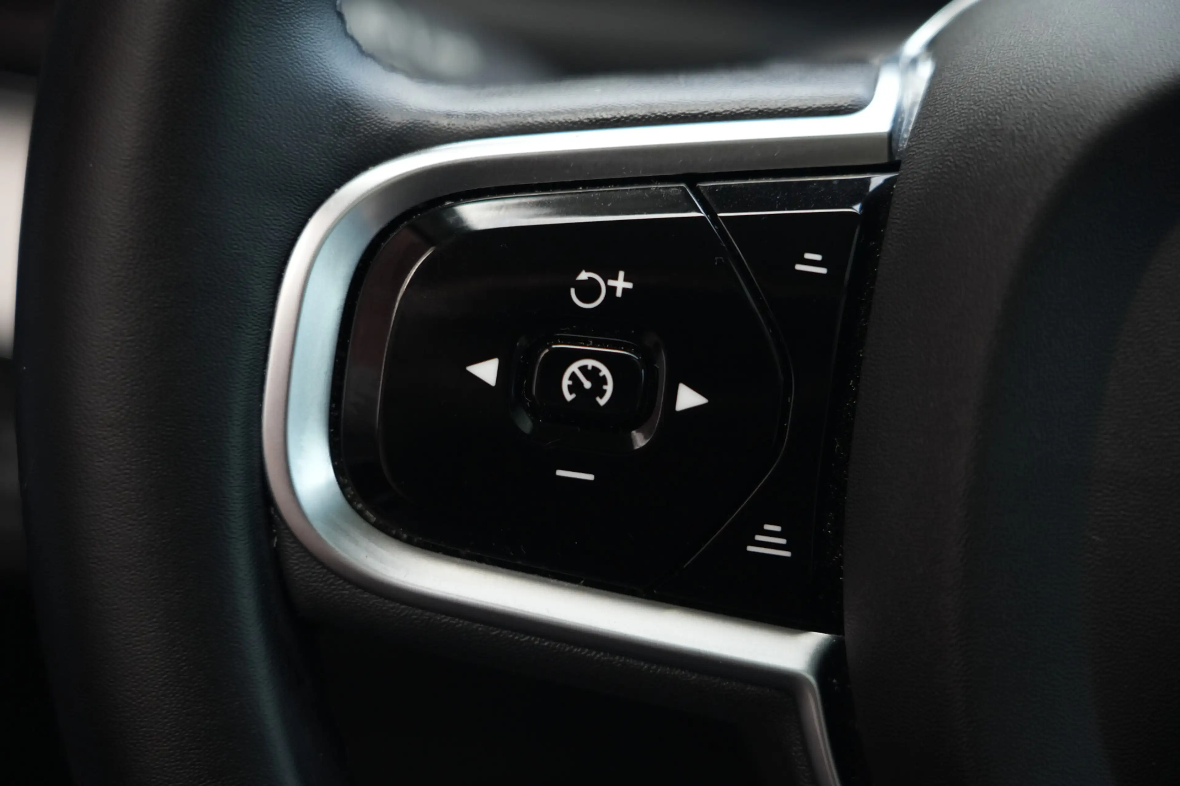 Volvo XC90 2.0 T8 Recharge AWD Plus Bright | 455 PK | Panoram — photo 24