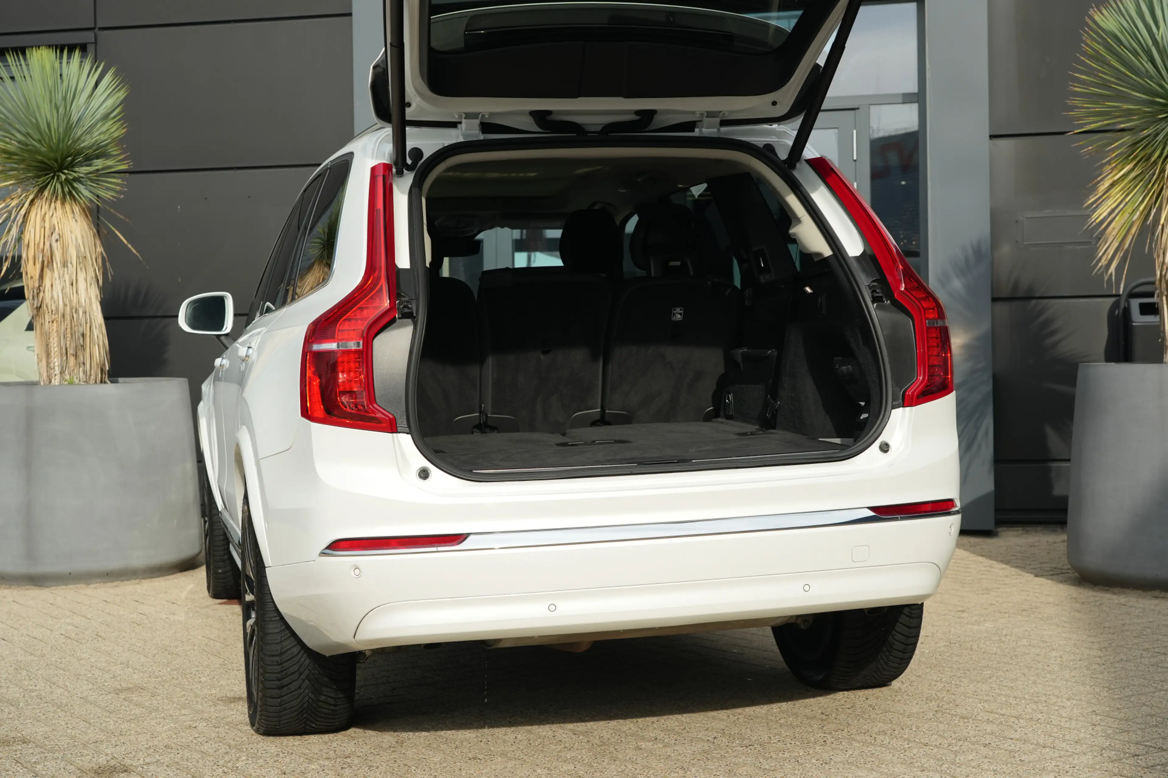 Volvo XC90 2.0 T8 Recharge AWD Plus Bright | 455 PK | Panoram — photo 36