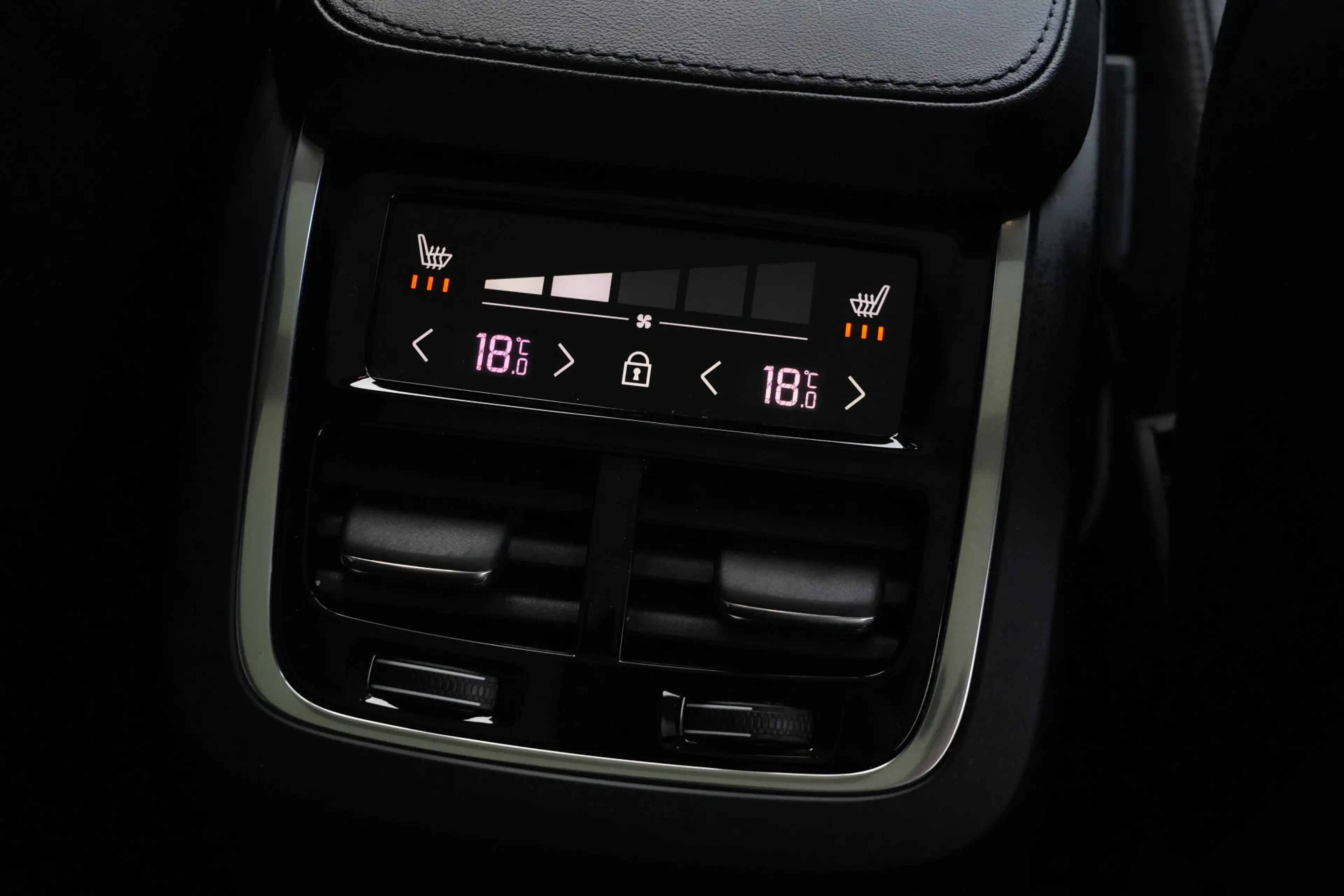 Volvo XC90 2.0 T8 Recharge AWD Plus Bright | 455 PK | Panoram — photo 32