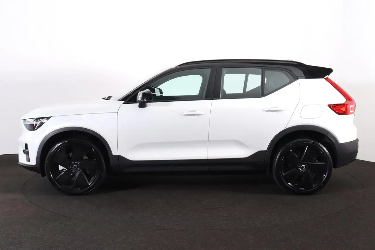 Volvo EX40 2026