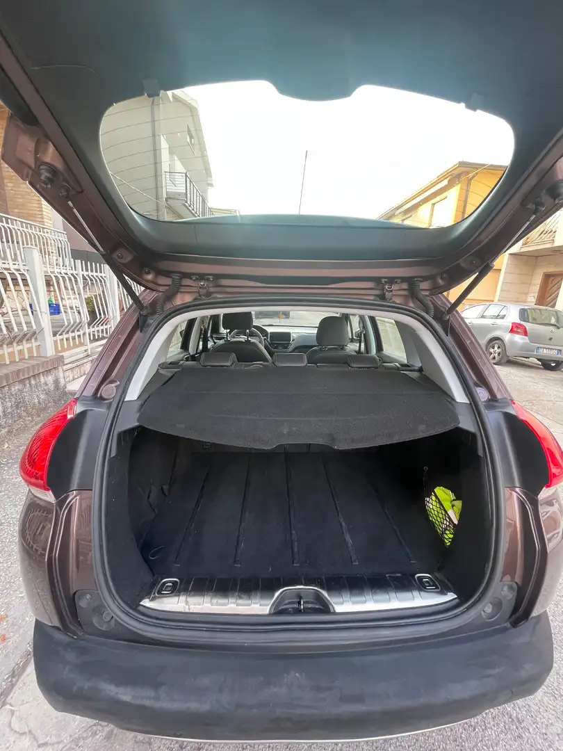 Peugeot 2008 2008 1.6 e-hdi 8v Allure s Коричневый - 2