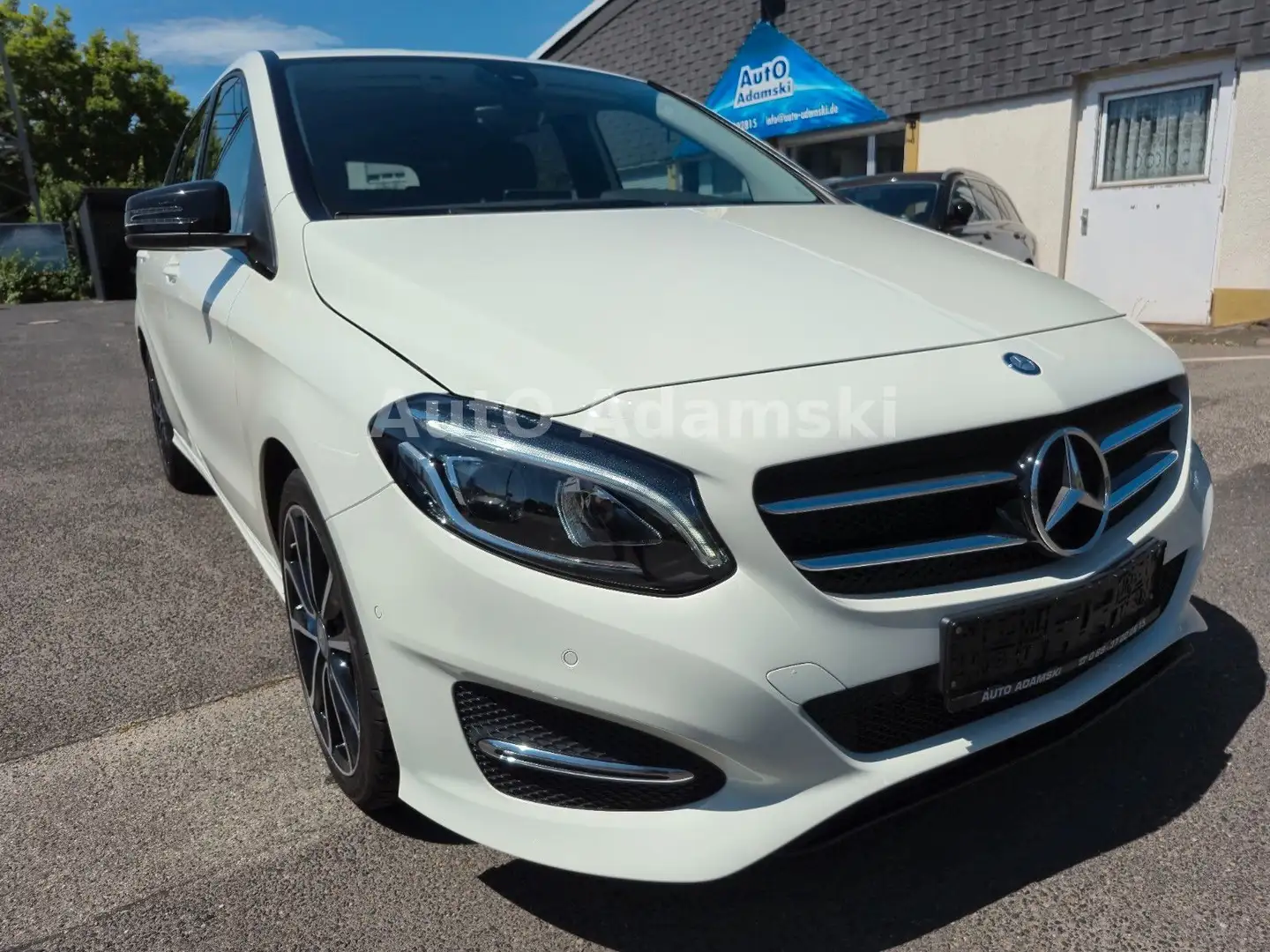 Mercedes-Benz B 180 7G-DCT 1.Hand STDHZG LED Navi 34tkm AHK Bianco - 2