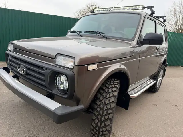 Lada Niva NIVA LEGEND "PREMIUM PLUS"! GROSTOL. REIF.; LED