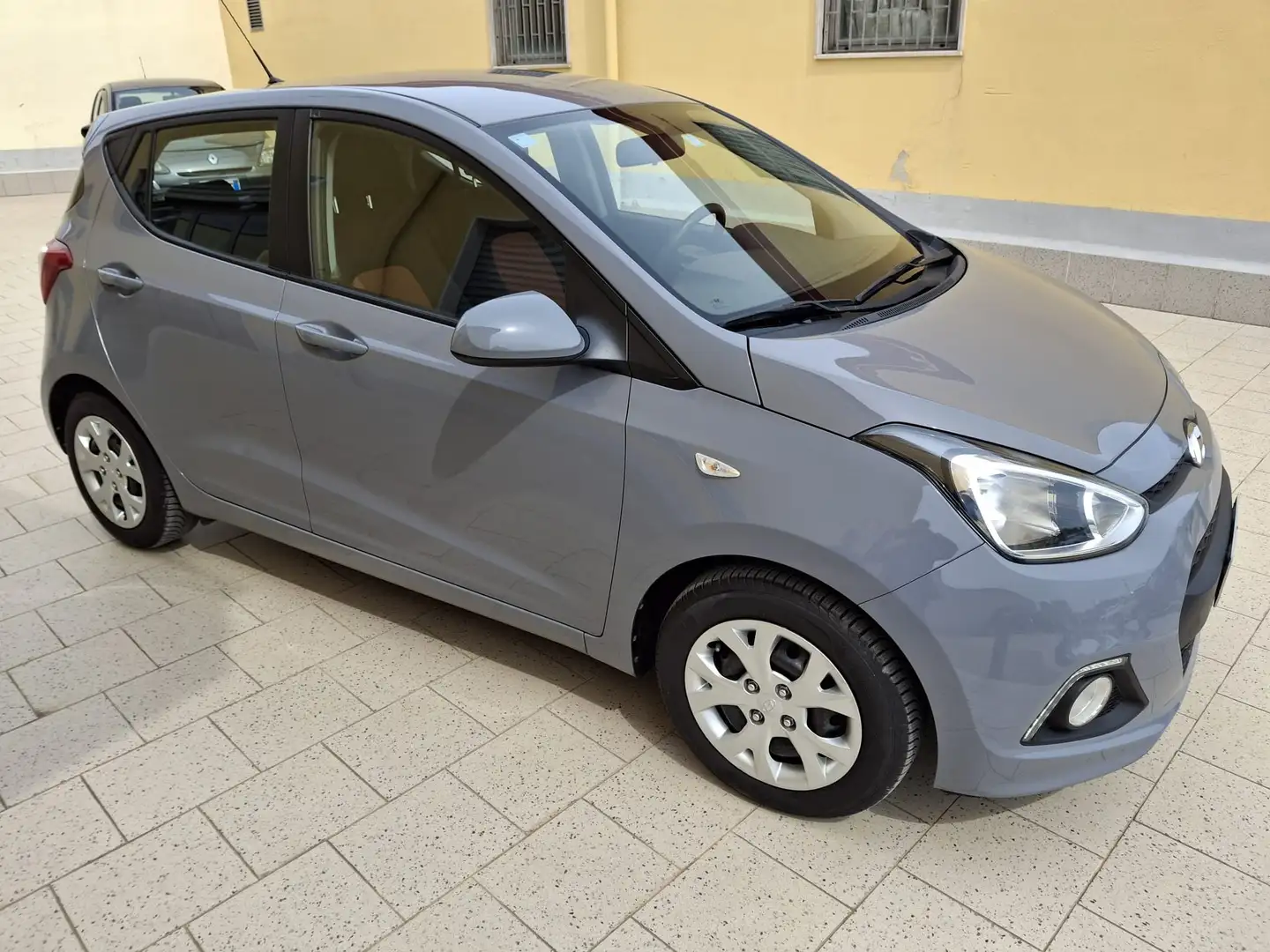 Hyundai i10 i10 II 2014 1.0 Style Grigio - 2