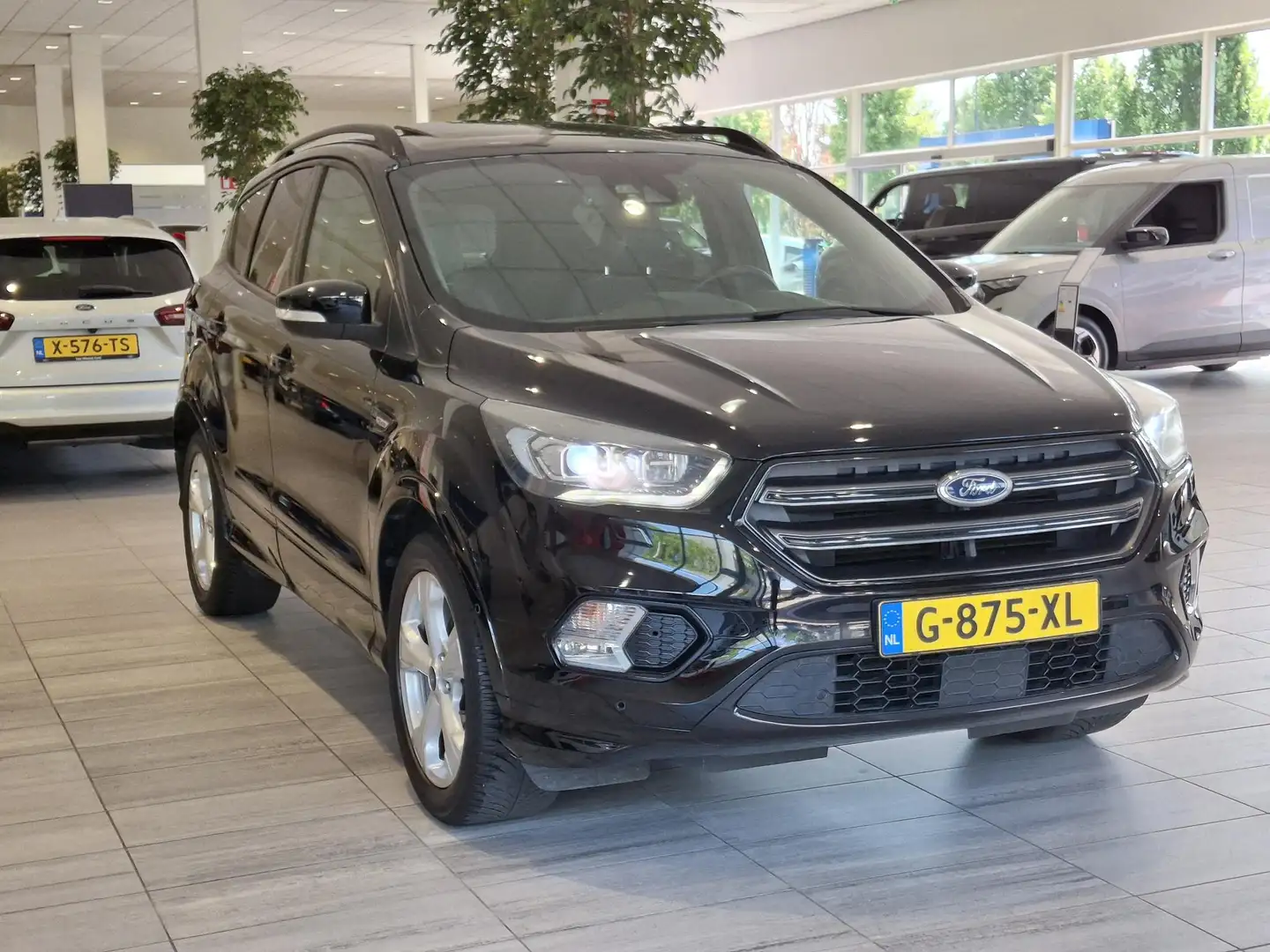 Ford Kuga 1.5 EcoBoost ST Line | Pano | Keyless | Trekhaak | Nero - 2