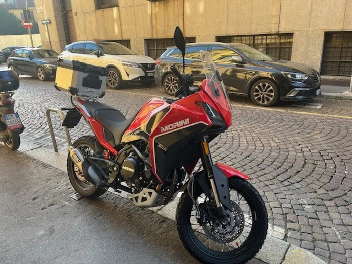 Moto Morini X-Cape Piros - 2