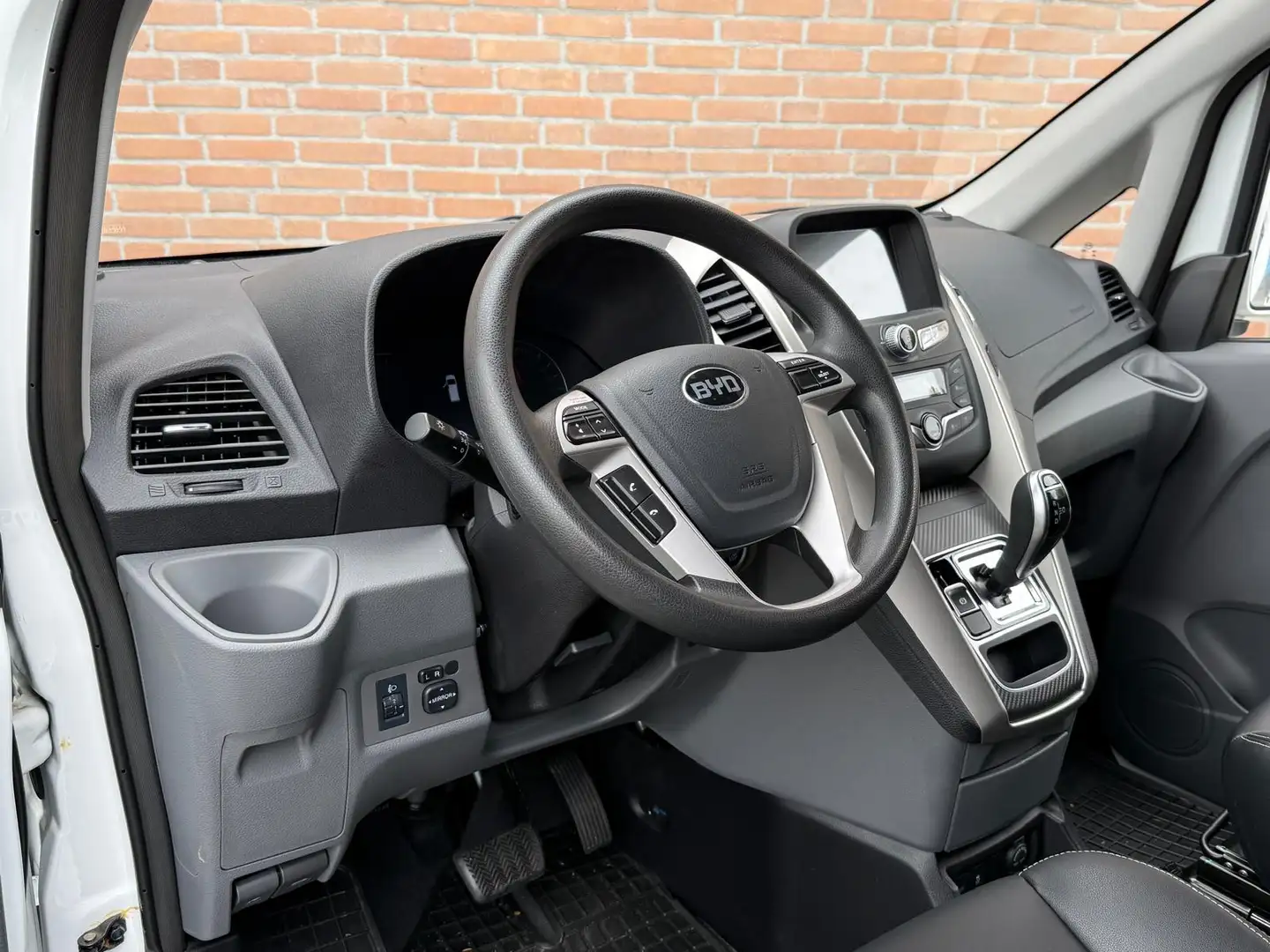 BYD ETP3 100% Elektrisch / DemoKorting / Direct rijden Wit - 2