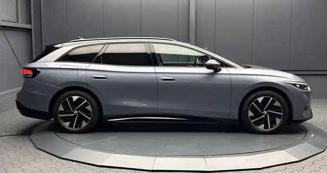Volkswagen Id.7 view 4