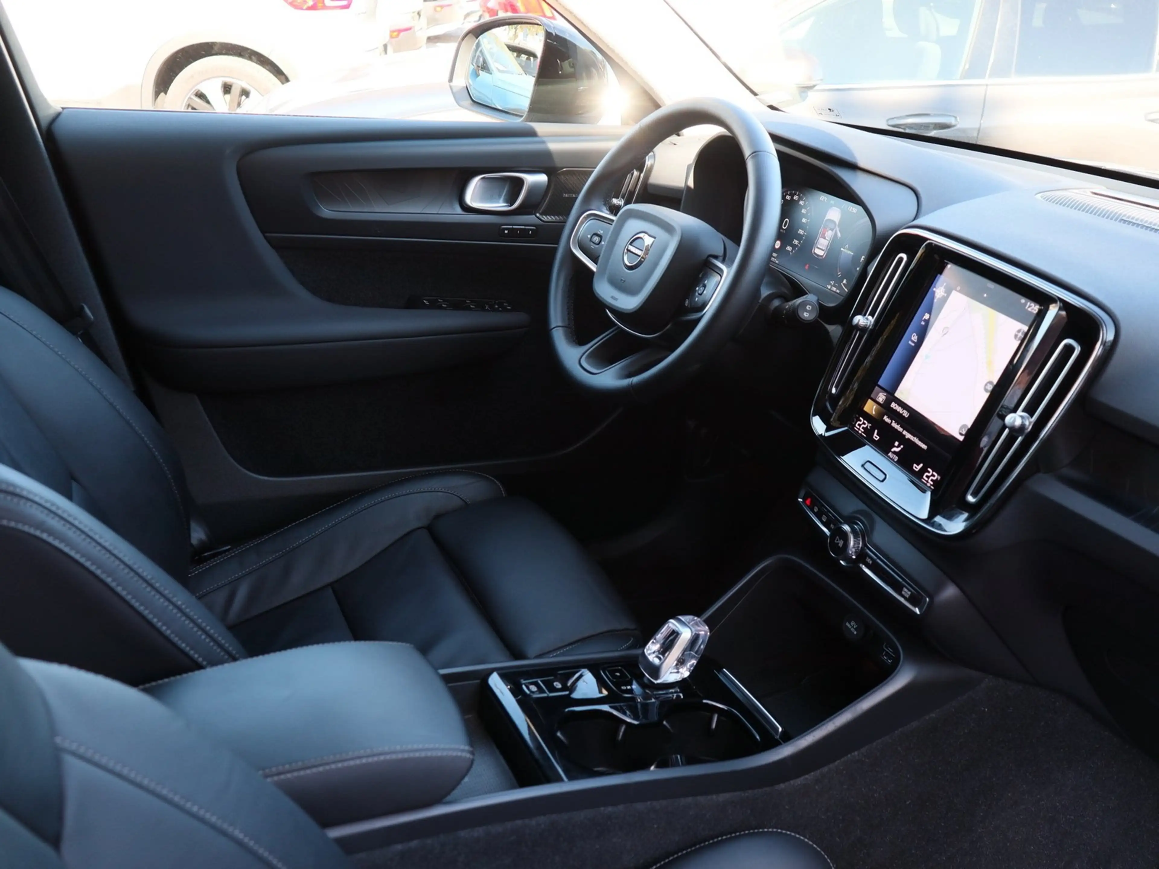 Volvo XC40 T5 Ultimate Dark Recharge Plug-In Hybrid Navi*P... — photo 3