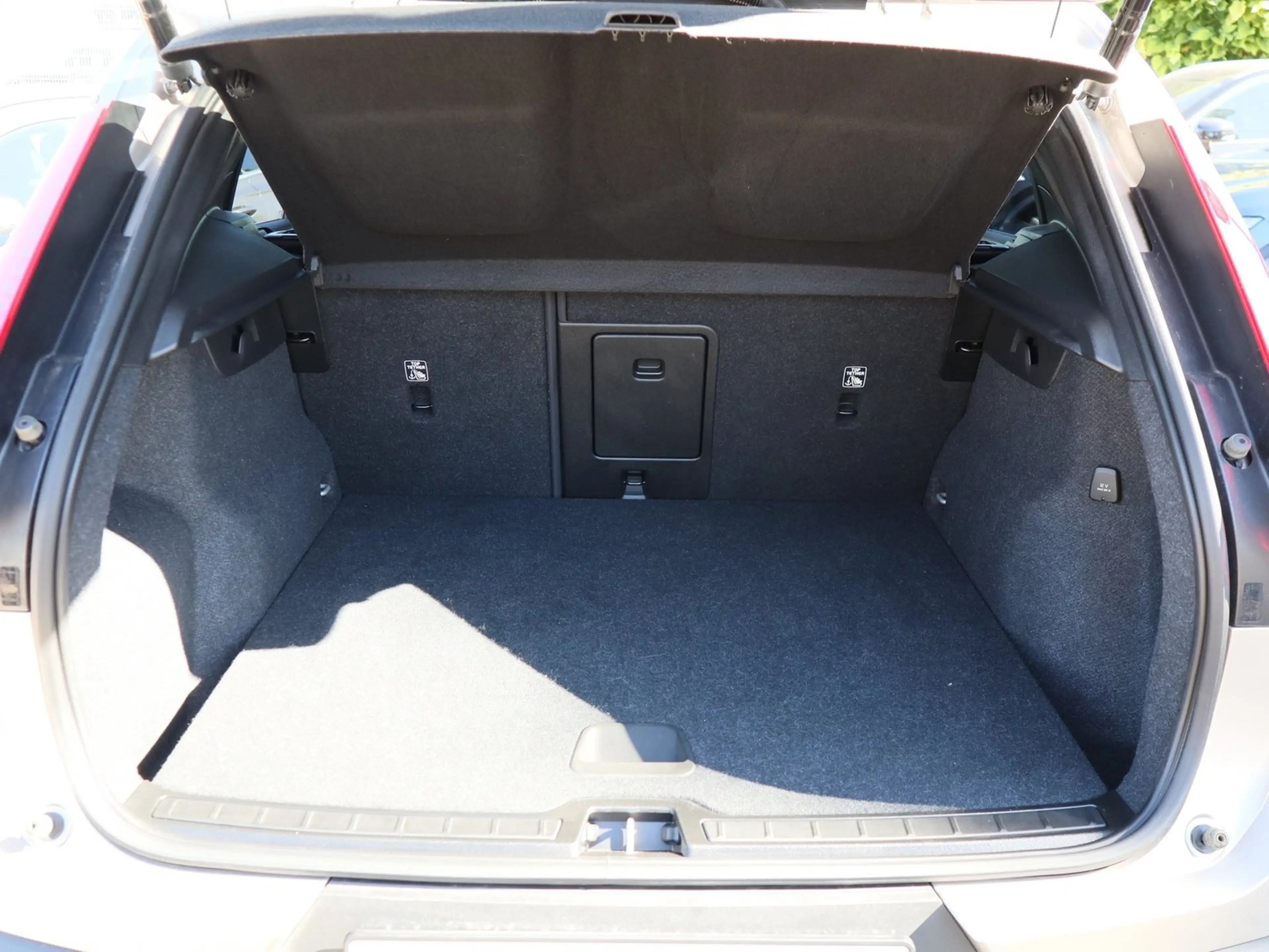 Volvo XC40 T5 Ultimate Dark Recharge Plug-In Hybrid Navi*P... — photo 10