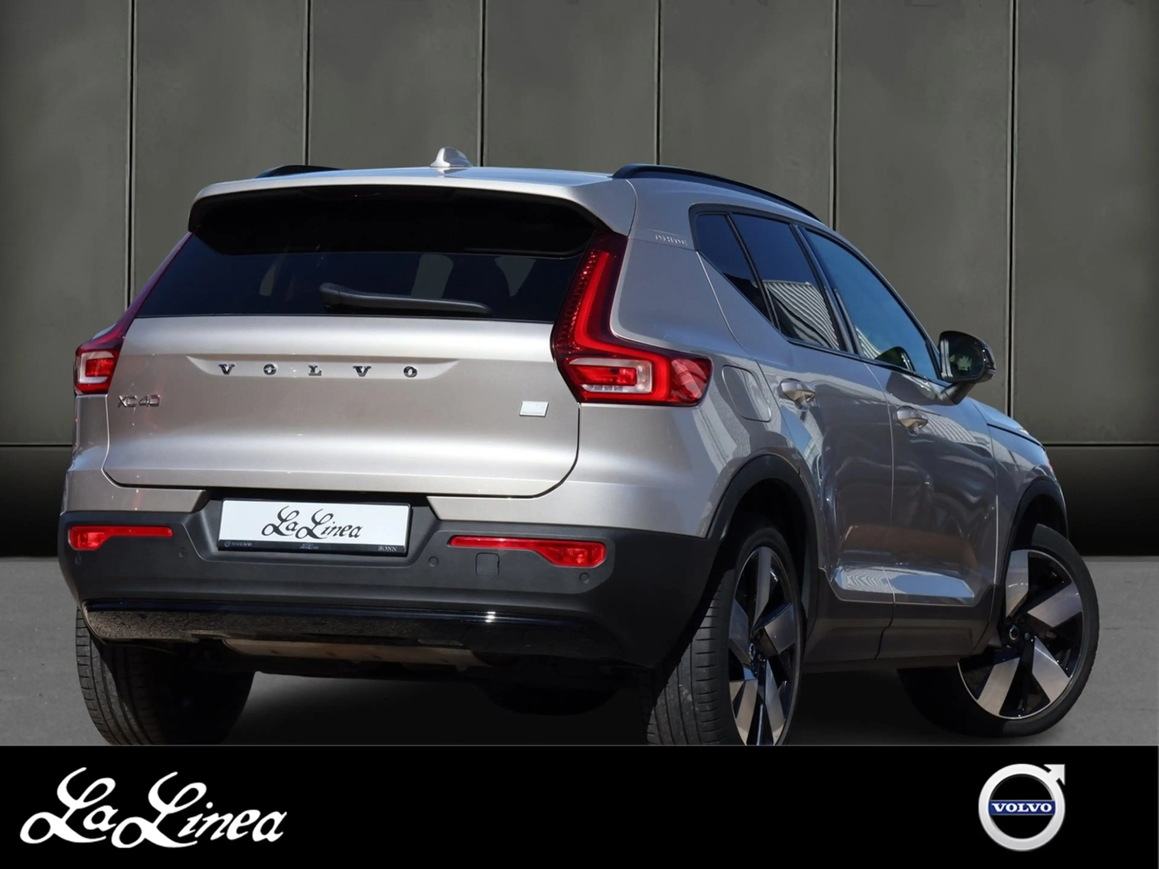 Volvo XC40 T5 Ultimate Dark Recharge Plug-In Hybrid Navi*P... — photo 2