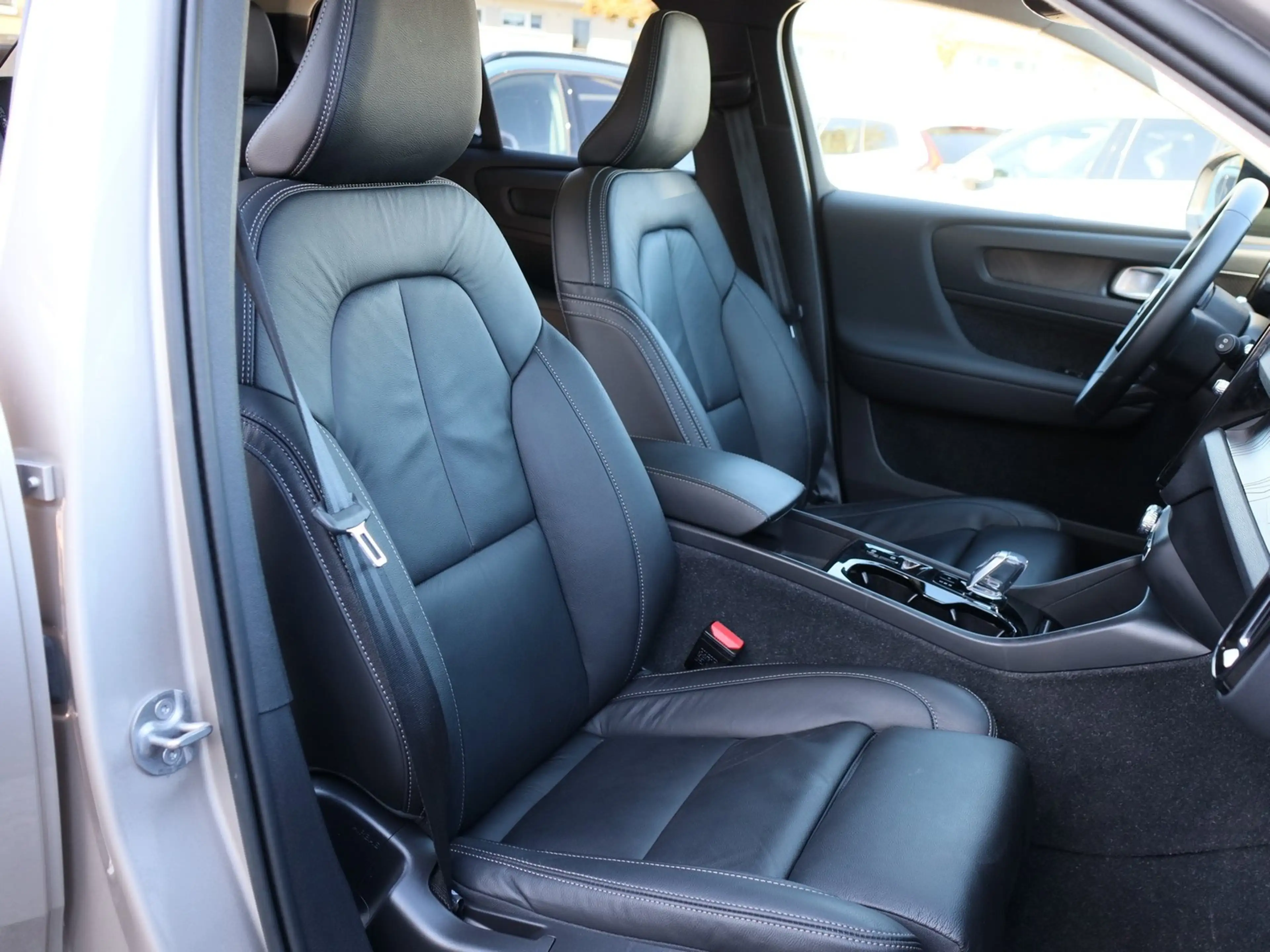 Volvo XC40 T5 Ultimate Dark Recharge Plug-In Hybrid Navi*P... — photo 6