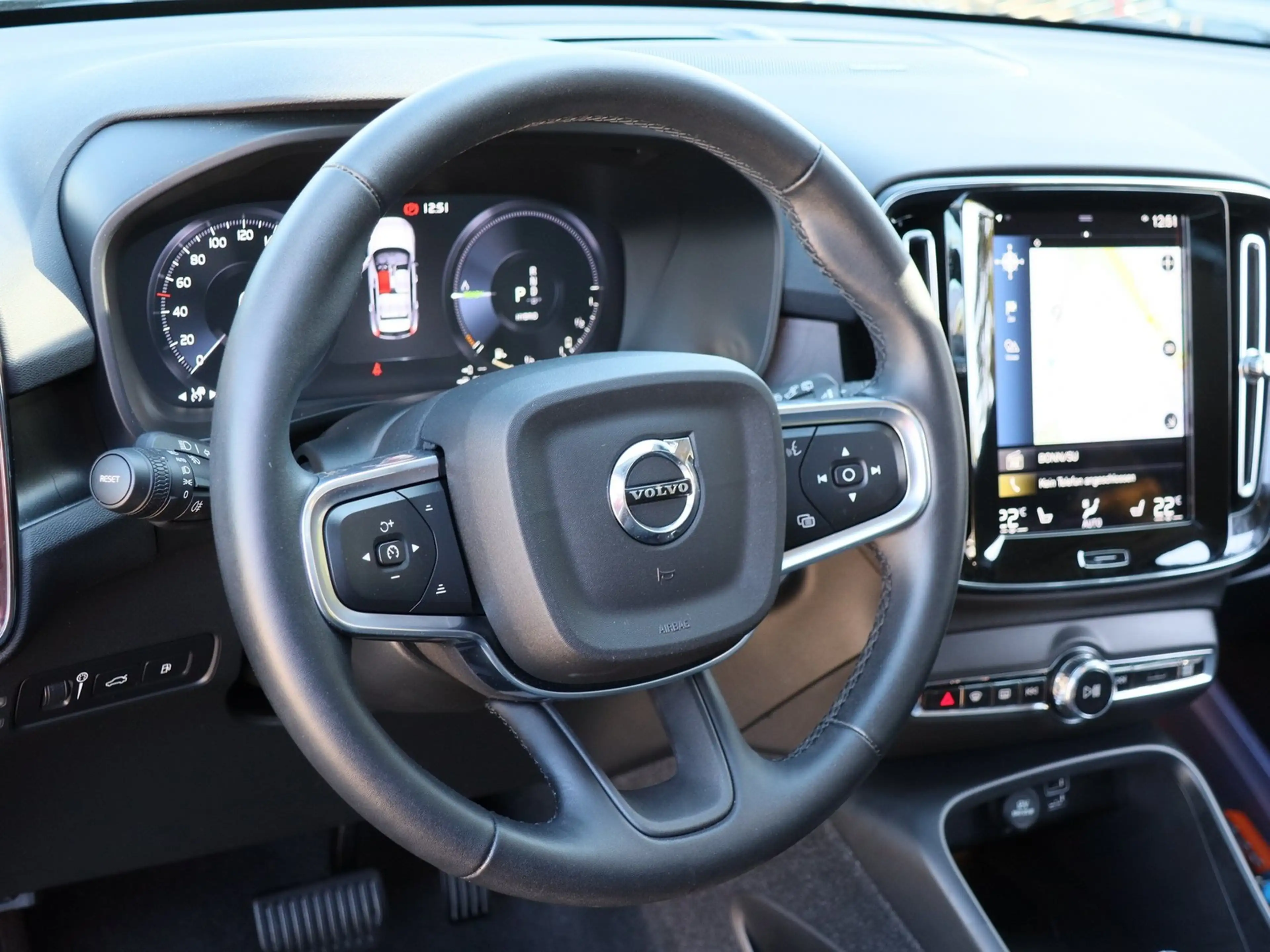 Volvo XC40 T5 Ultimate Dark Recharge Plug-In Hybrid Navi*P... — photo 9