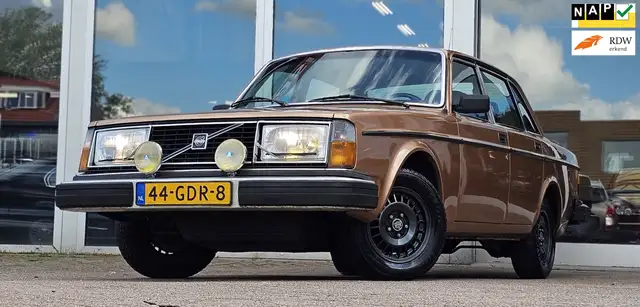 Volvo 244 2.1 GLE Overdrive Ontroest en volledig overgespote