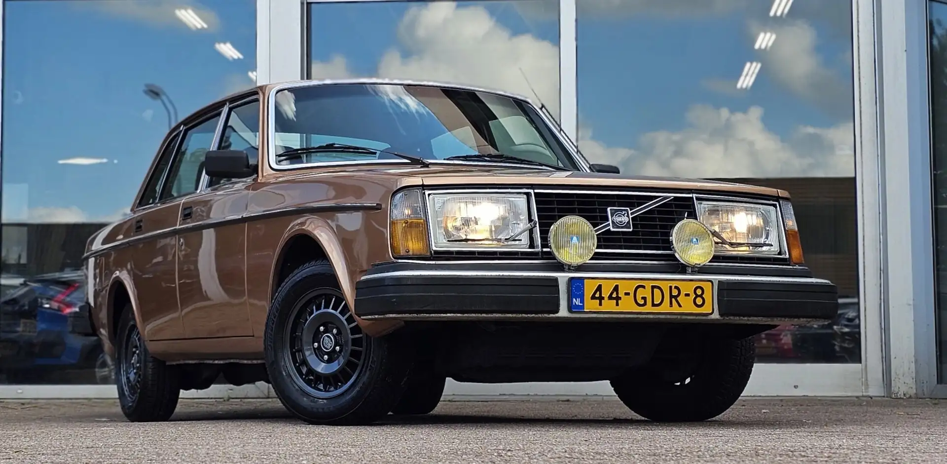 Volvo 244 2.1 GLE Overdrive Ontroest en volledig overgespote Braun - 2