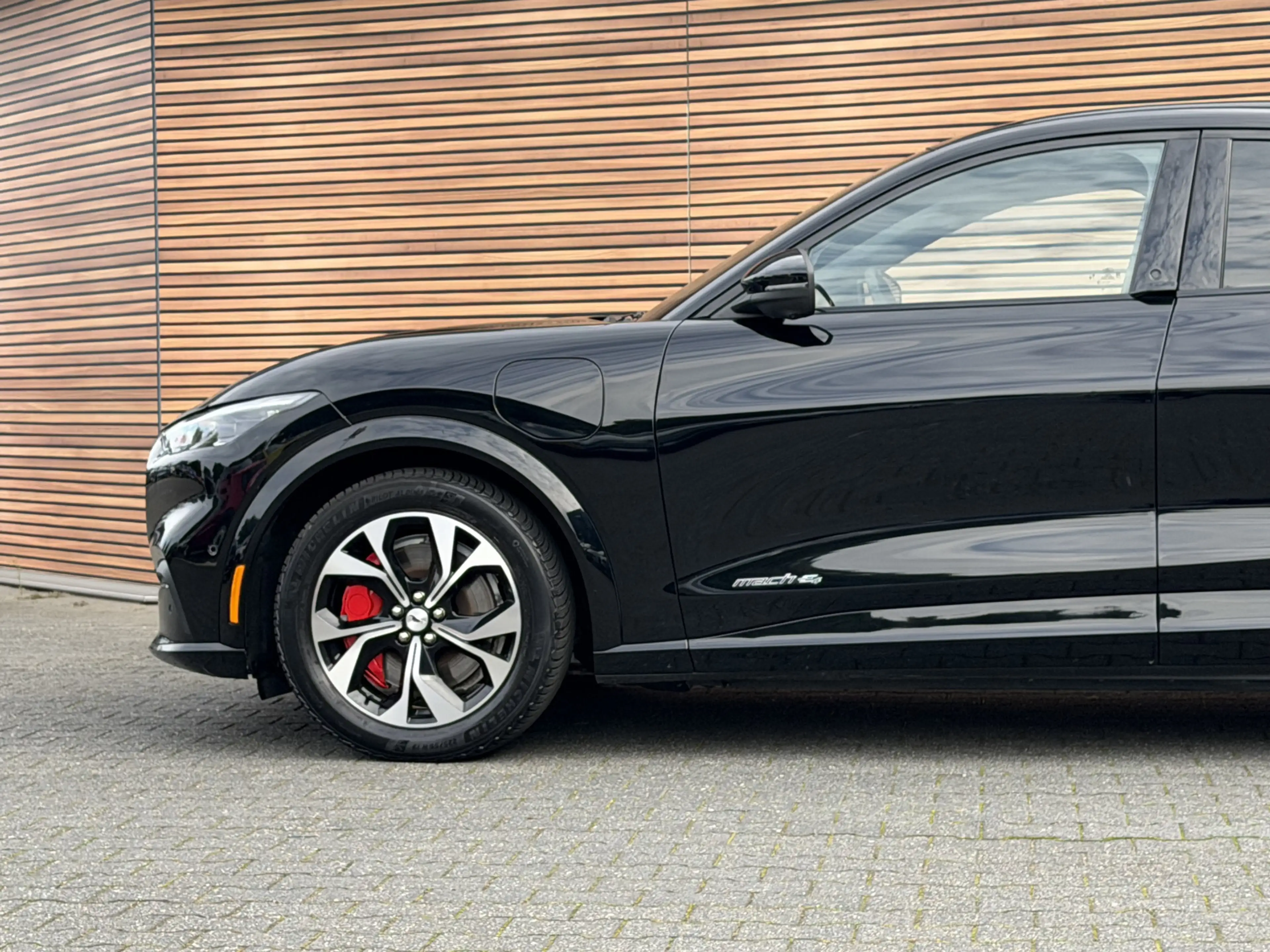Ford Mustang Mach-E AWD 75 kWh Panoramadak / Trekhaak / SOH 95% — photo 8