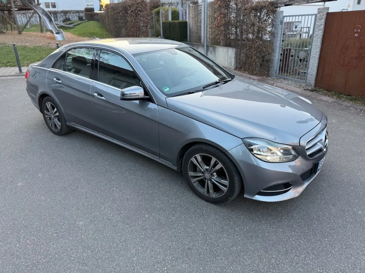 Mercedes-Benz E 200 Avantgarde BlueTec*AUTO*NAVI*LED*PDC* Argent - 1