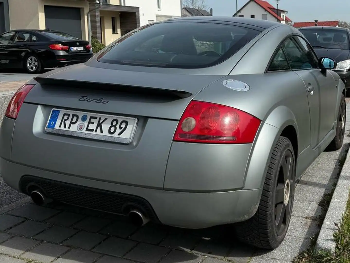 Audi TT 1.8 T Coupe quattro (132kW) Grau - 2