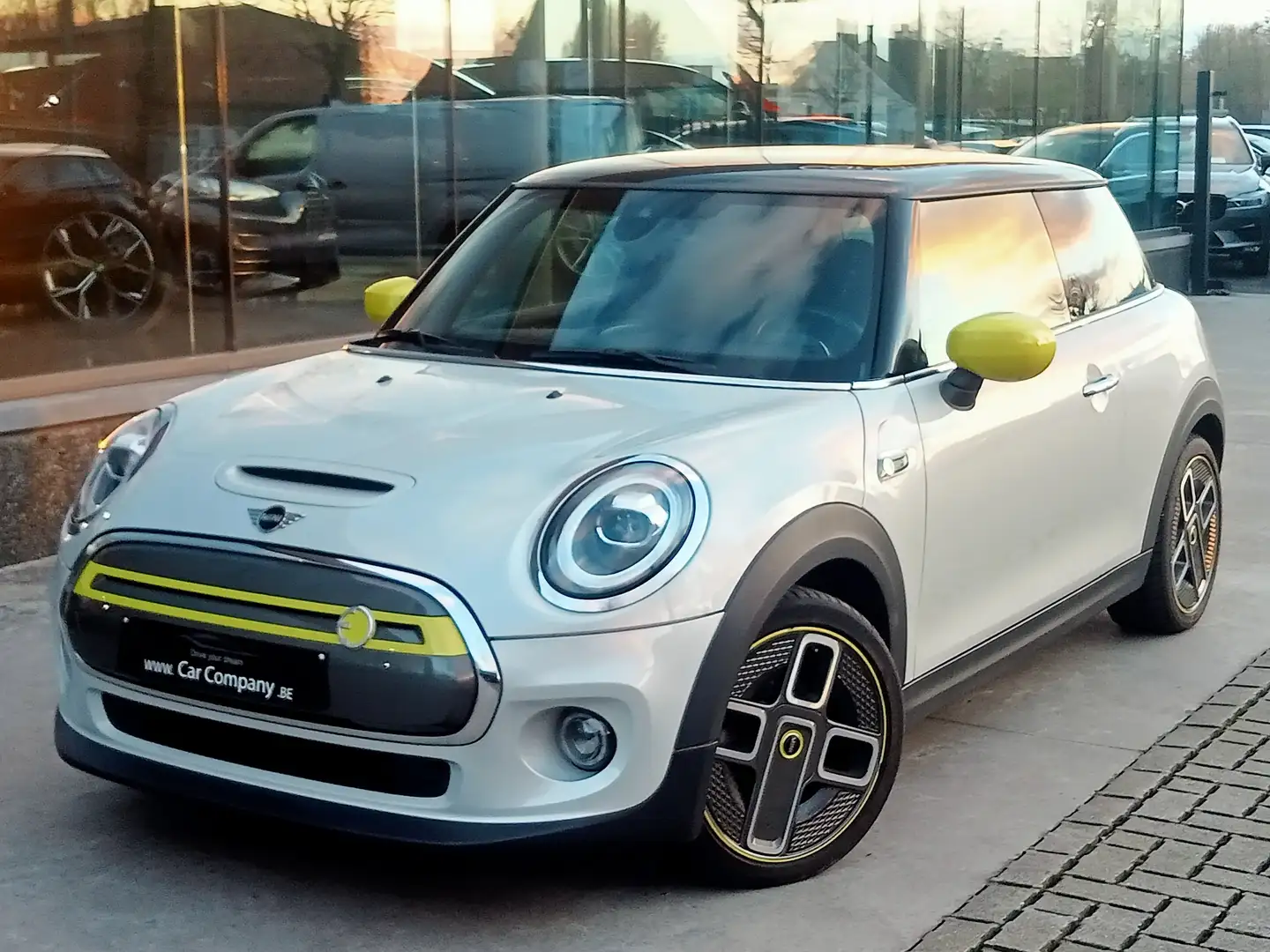 MINI Cooper SE e-Mini 28.9 kWh S AAC*HALF LEDER*LED*DAB*ZETELVW Gris - 2