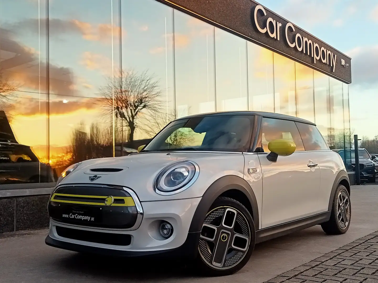 MINI Cooper SE e-Mini 28.9 kWh S AAC*HALF LEDER*LED*DAB*ZETELVW Gris - 1