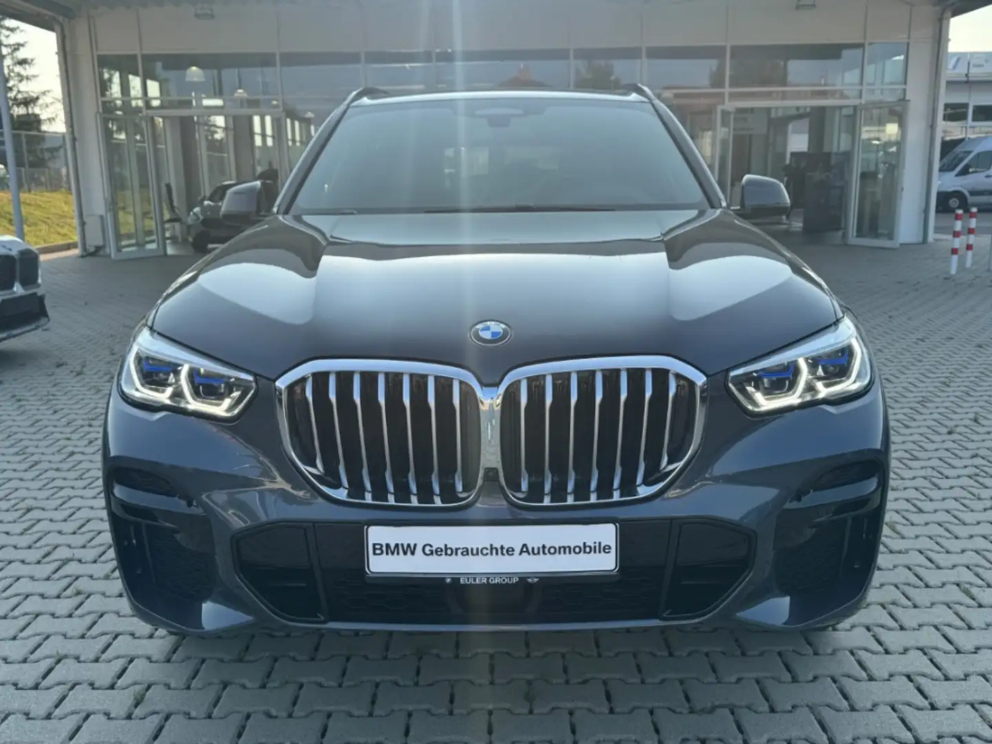 BMW X5 xDrive 30d A M Sport HUD SHZ Laser ParkAss ACC Sta Grau - 2