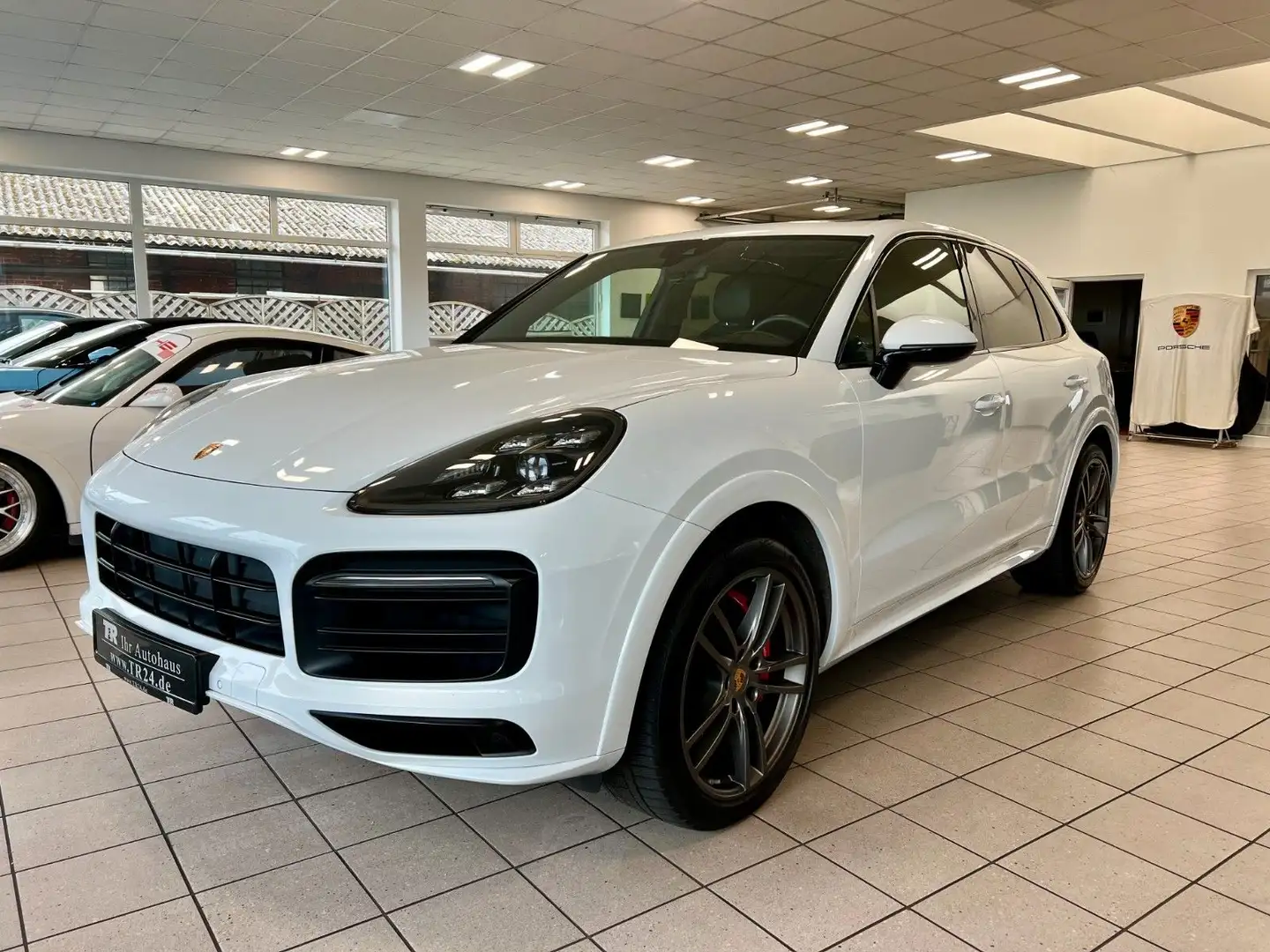 Porsche Cayenne GTS Panorama, AHK, 21Zoll, SportChrono Blanc - 2