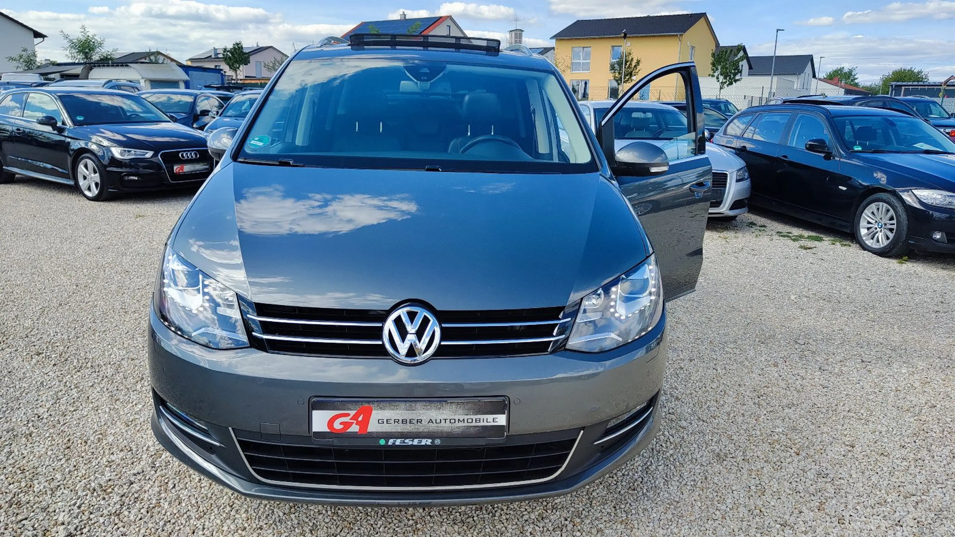 Volkswagen Sharan 2.0 TDI Highline BMT Xenon*Navi*Pano*AHK* — photo 17