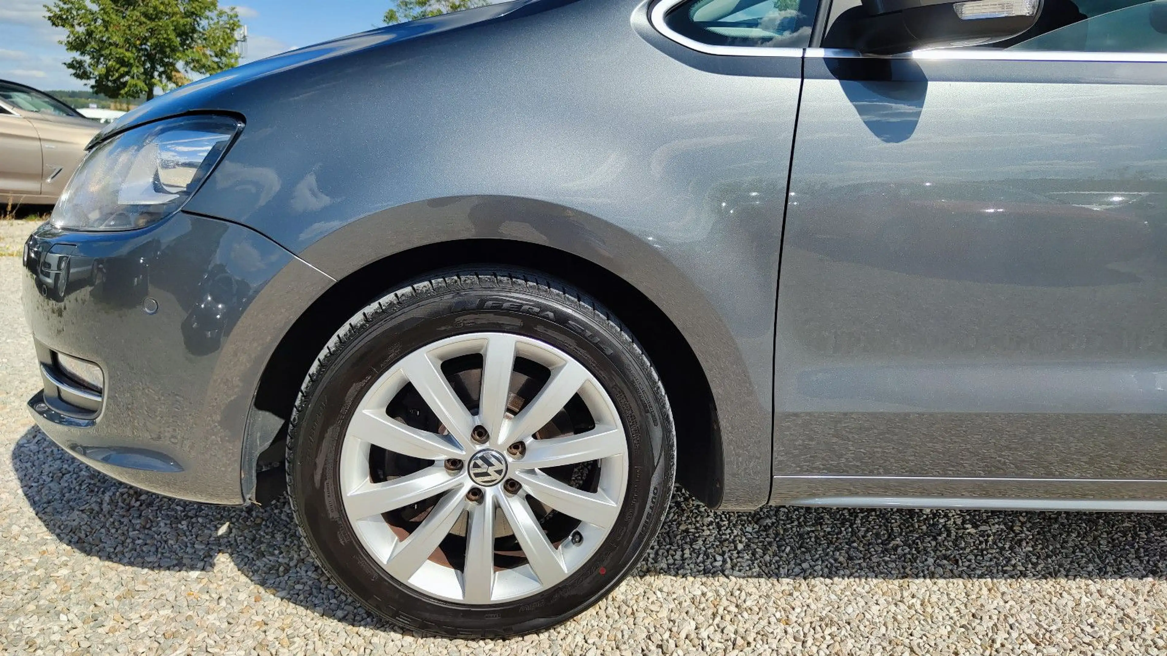 Volkswagen Sharan 2.0 TDI Highline BMT Xenon*Navi*Pano*AHK* — photo 4
