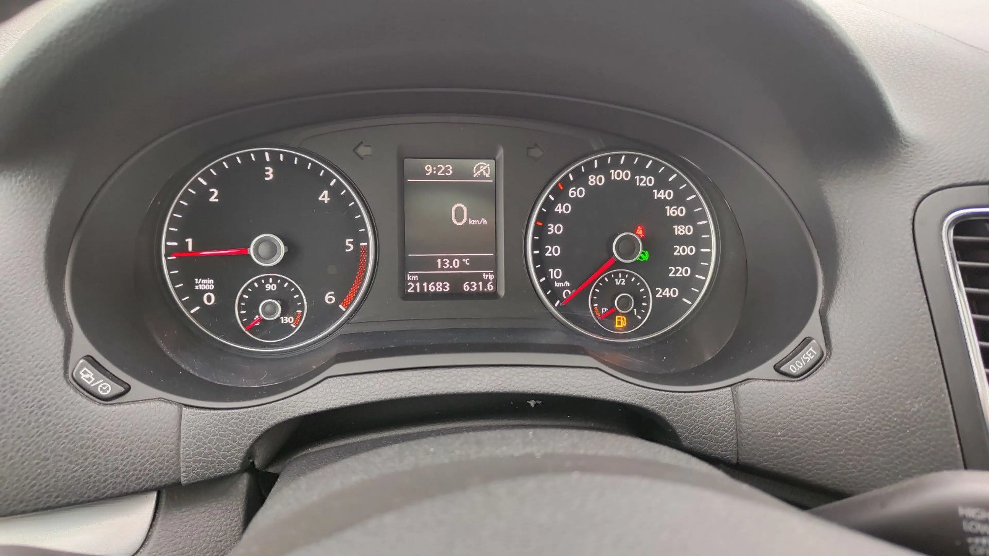 Volkswagen Sharan 2.0 TDI Highline BMT Xenon*Navi*Pano*AHK* — photo 27