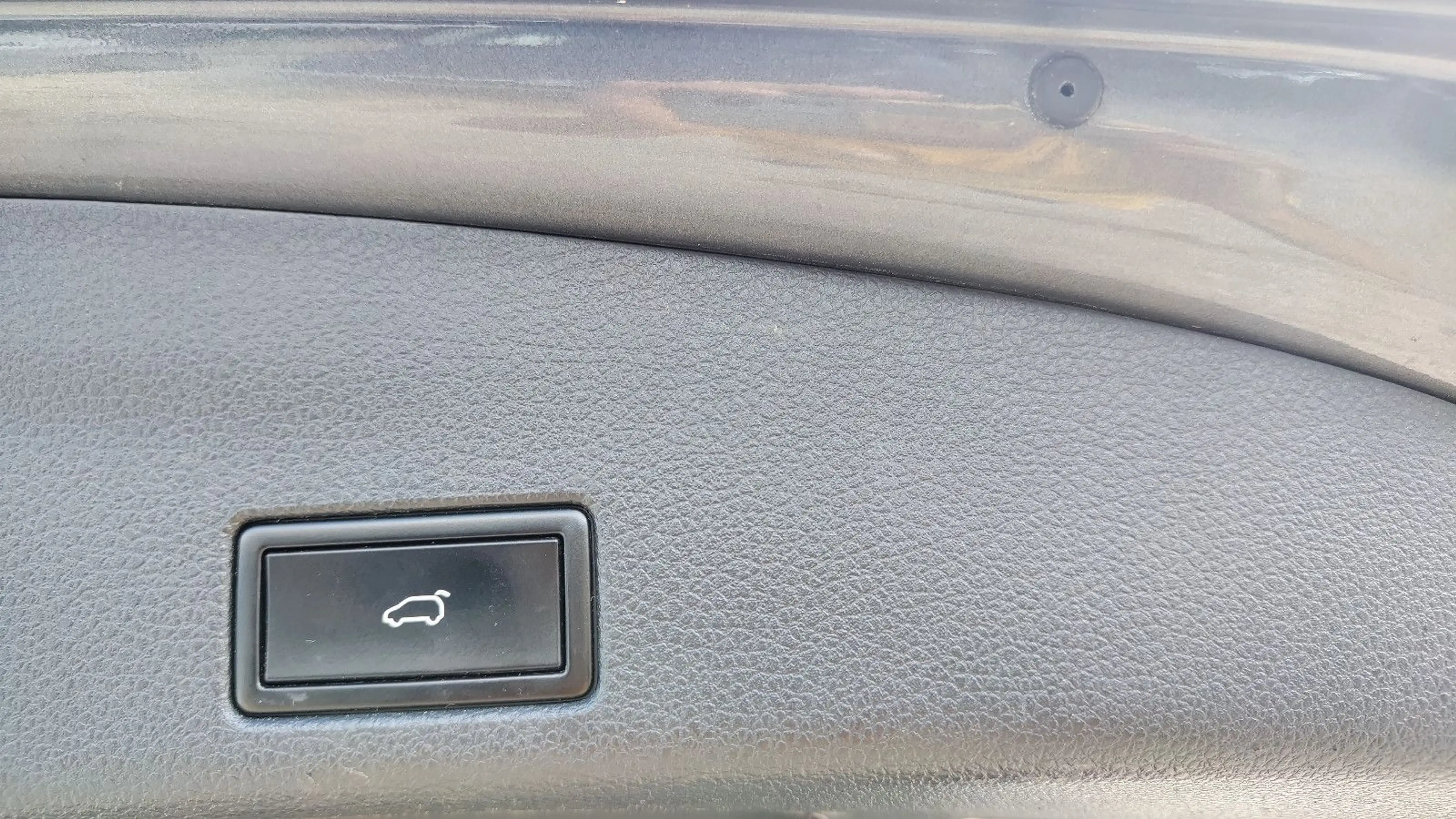 Volkswagen Sharan 2.0 TDI Highline BMT Xenon*Navi*Pano*AHK* — photo 39