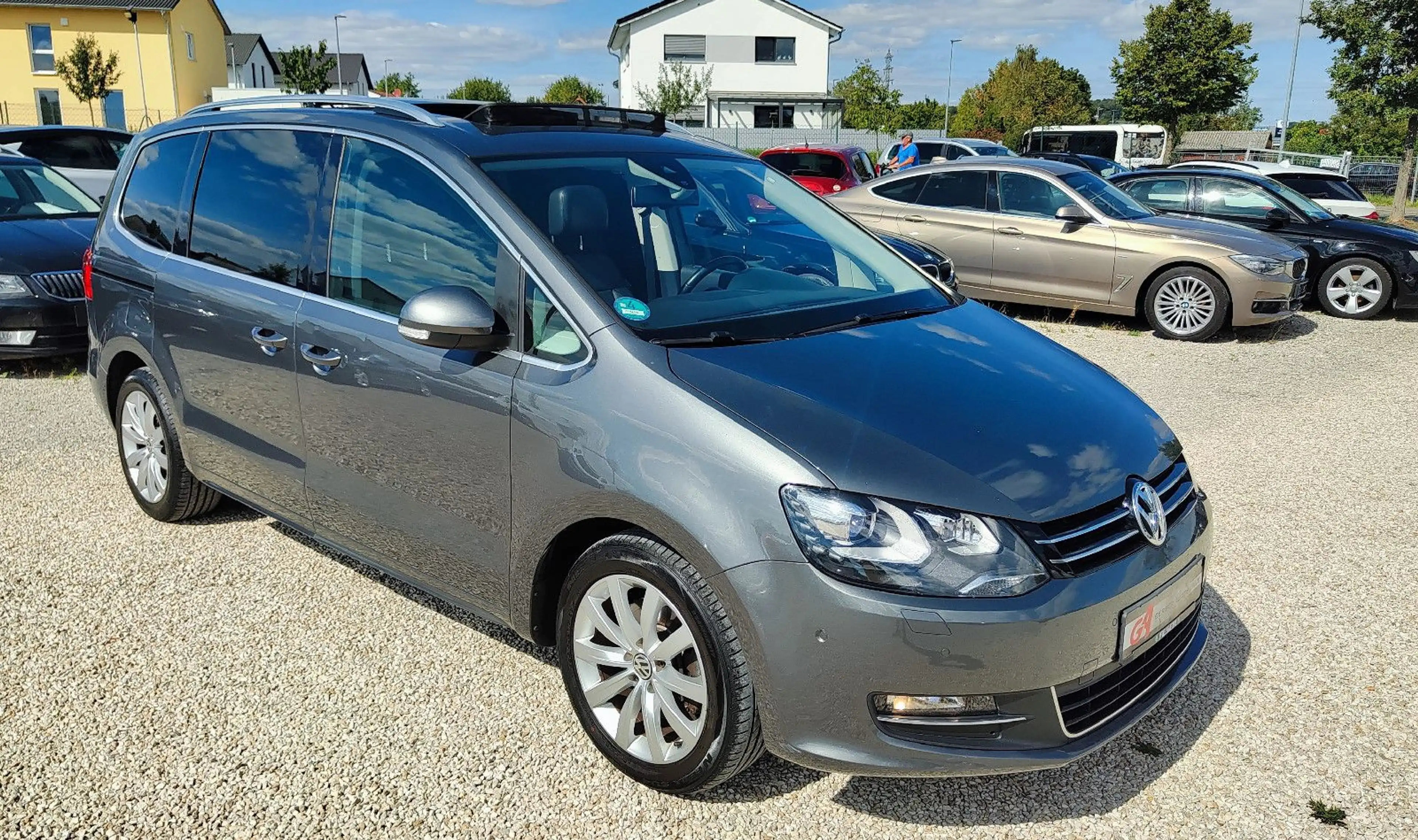 Volkswagen Sharan 2.0 TDI Highline BMT Xenon*Navi*Pano*AHK* — photo 15