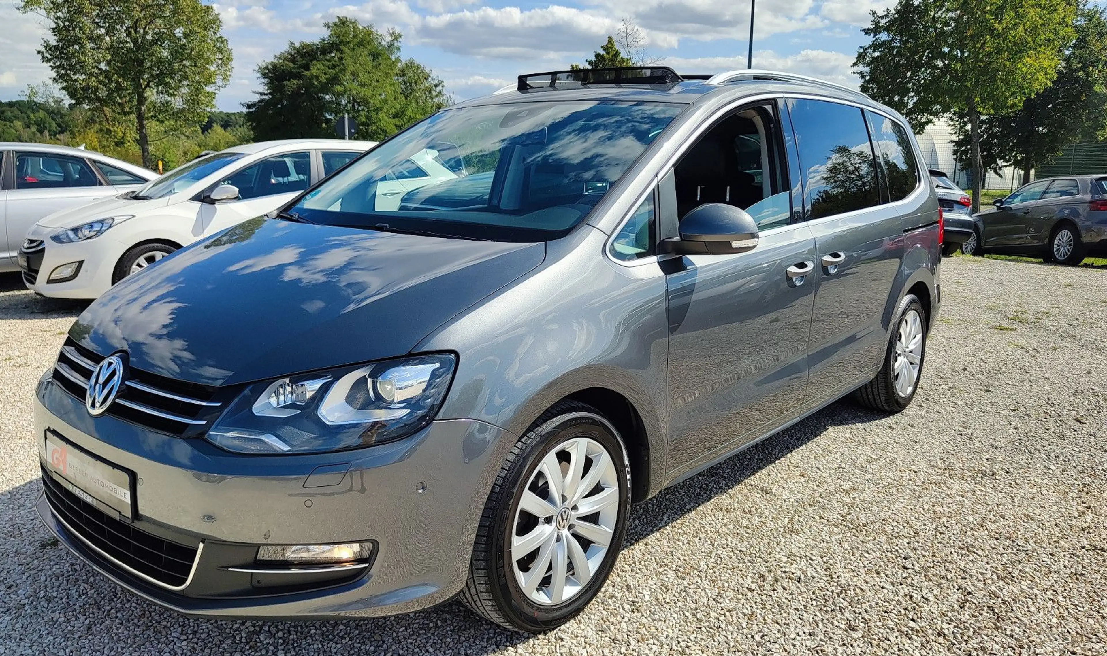 Volkswagen Sharan 2.0 TDI Highline BMT Xenon*Navi*Pano*AHK*