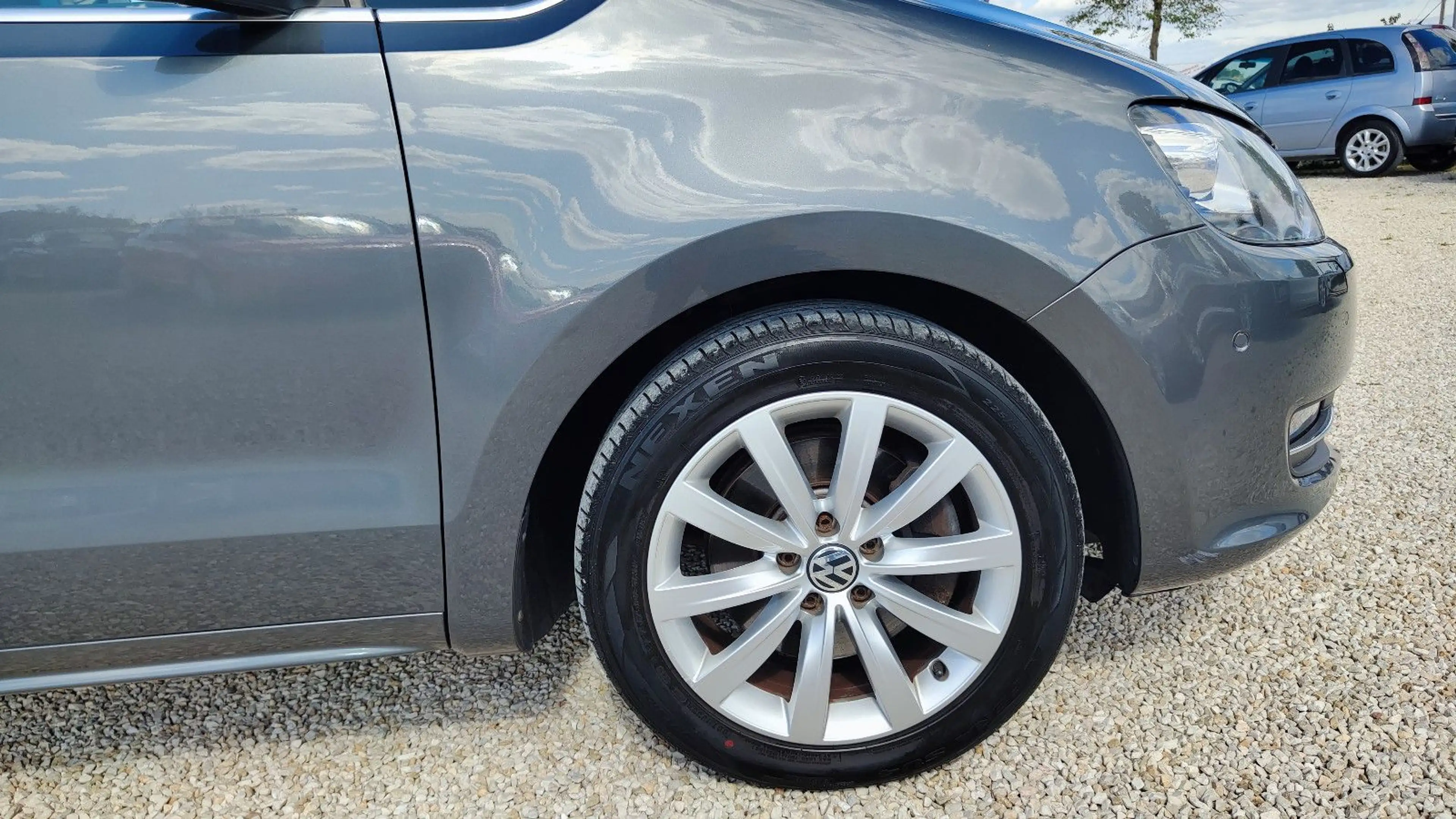 Volkswagen Sharan 2.0 TDI Highline BMT Xenon*Navi*Pano*AHK* — photo 14