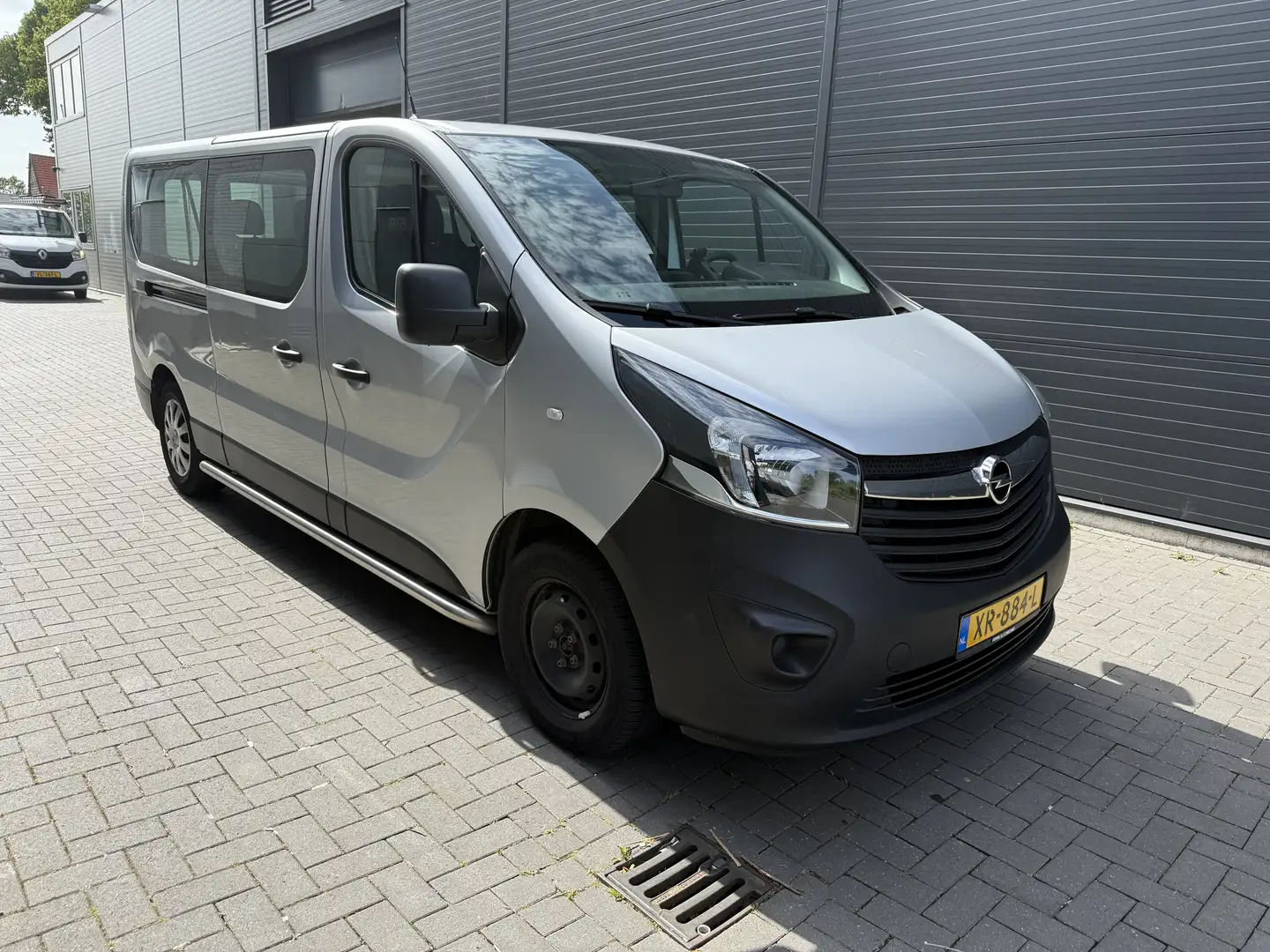 Opel Vivaro 1.6 CDTI L2H1 9 persoons combi Grijs - 2