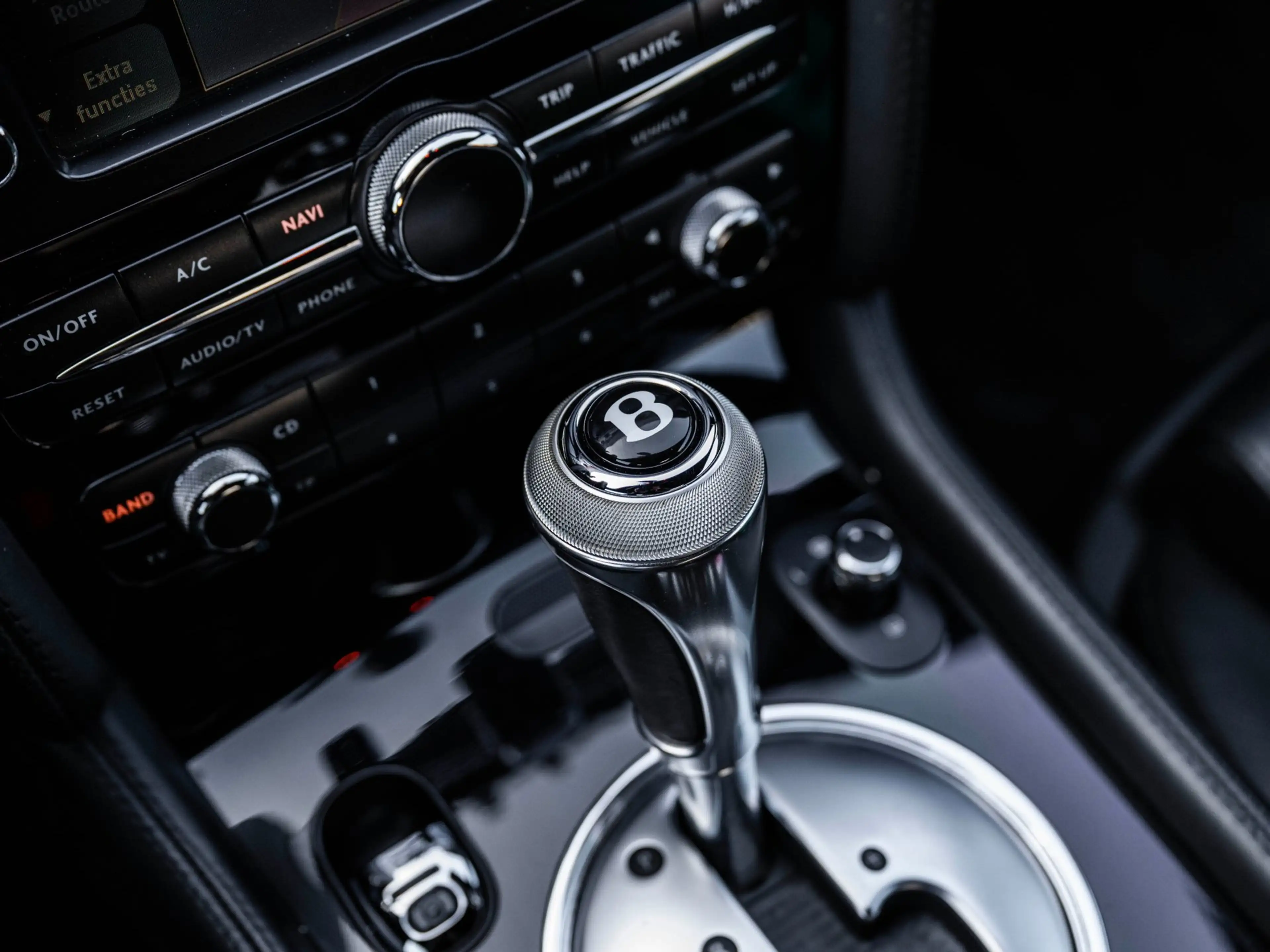 Bentley Continental GT 6.0 W12 — photo 14