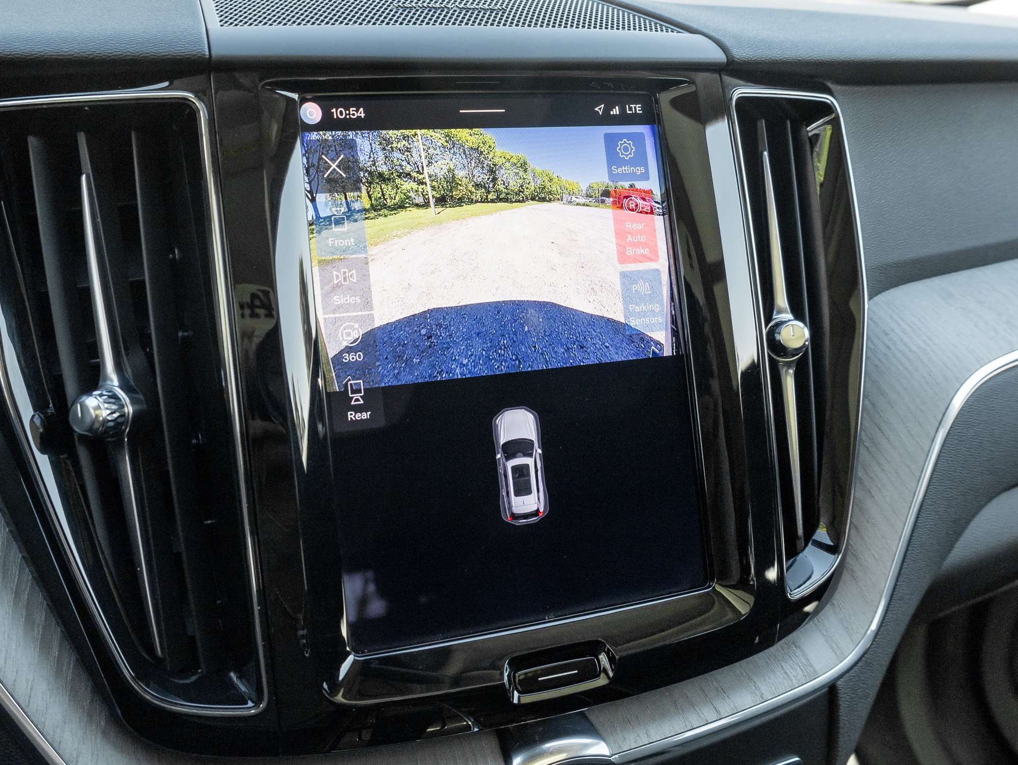 2025 Volvo XC60 B5 AWD Plus Dark Theme thumb 14