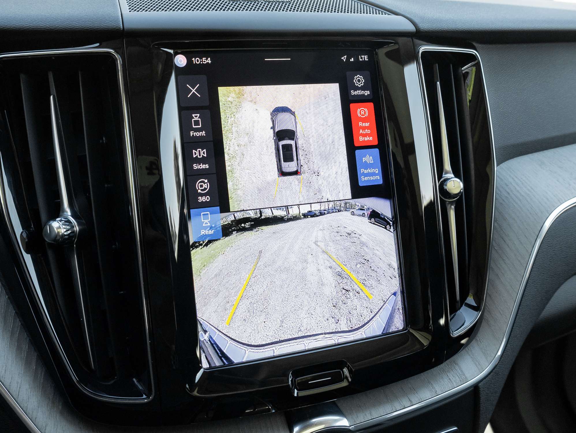 2025 Volvo XC60 B5 AWD Plus Dark Theme thumb 13