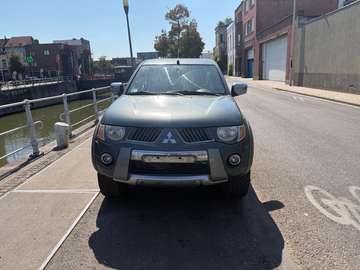 L 200 2.5 Turbo DI-D 4WD Intense Canyon