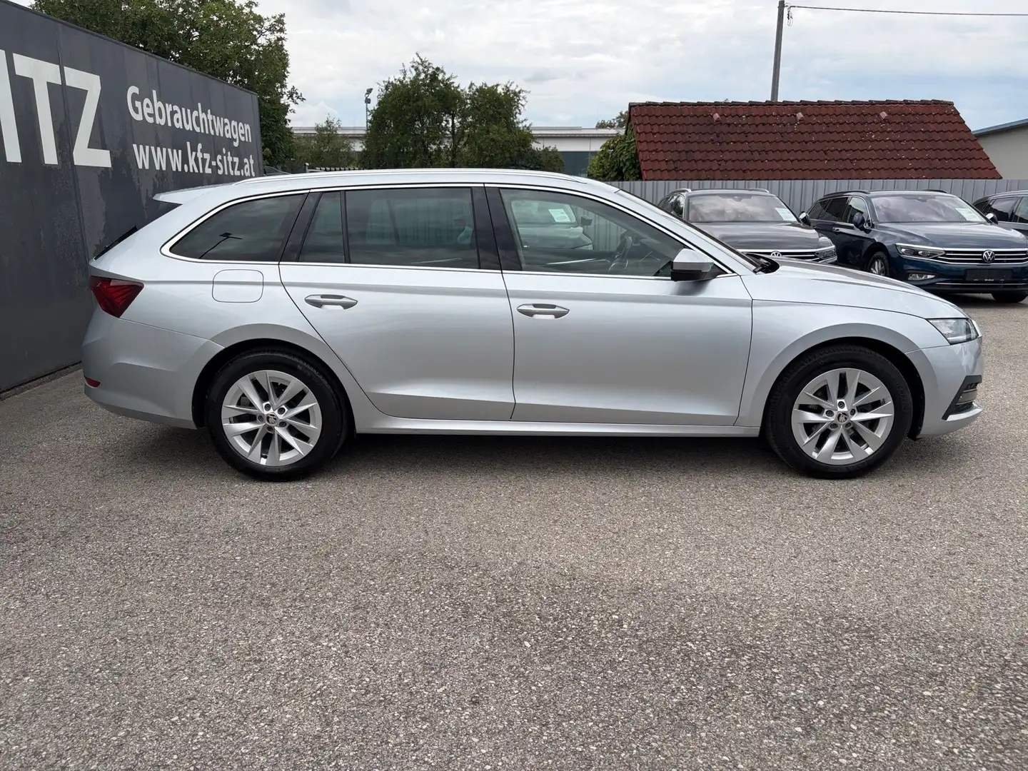 Skoda Octavia Combi 2,0 TDI Style DSG | CANTON*PANO Silber - 2
