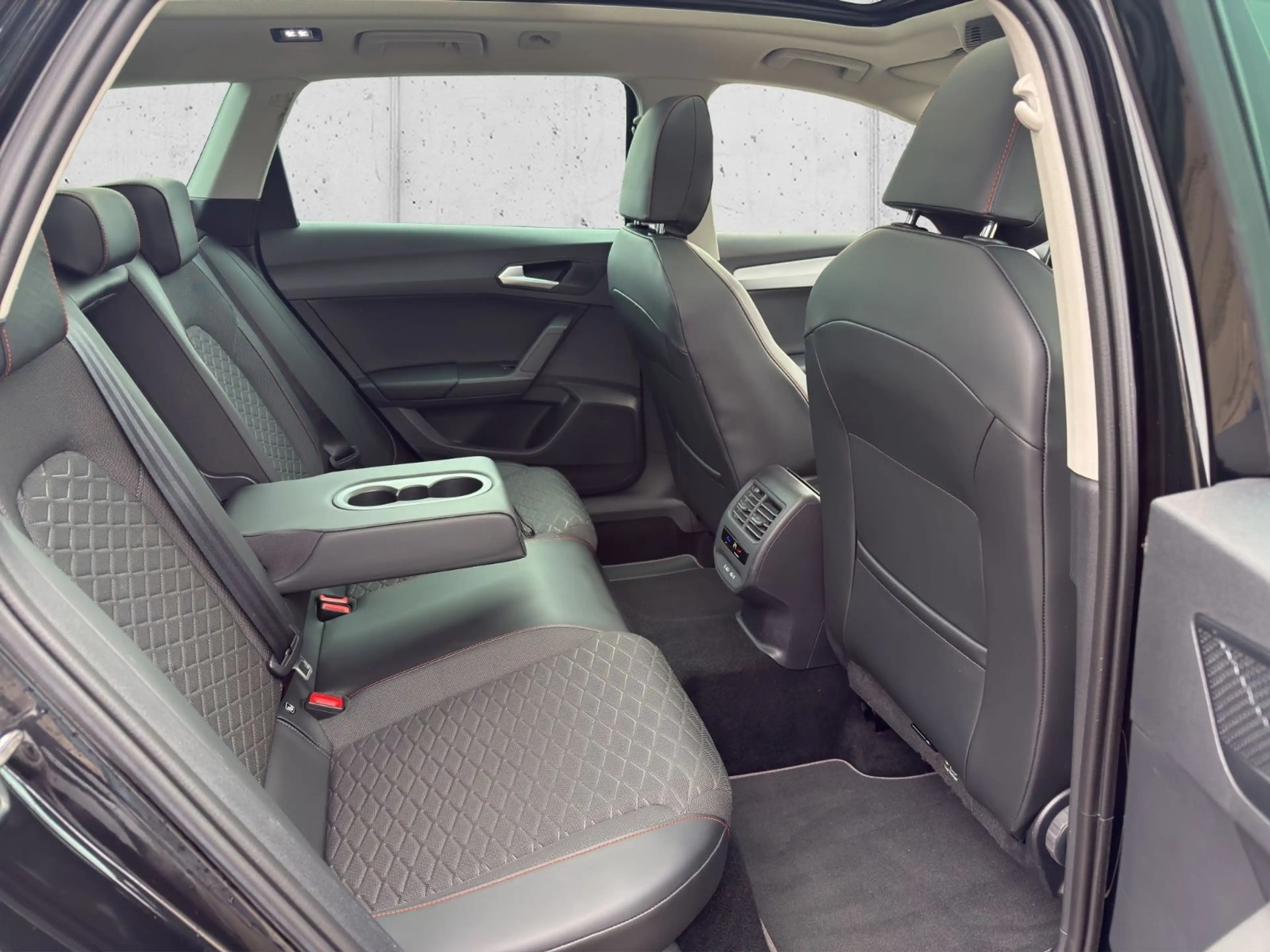 SEAT Leon 2.0 FR-Line LED Pano. VIRTUAL ACC Garantie — photo 10