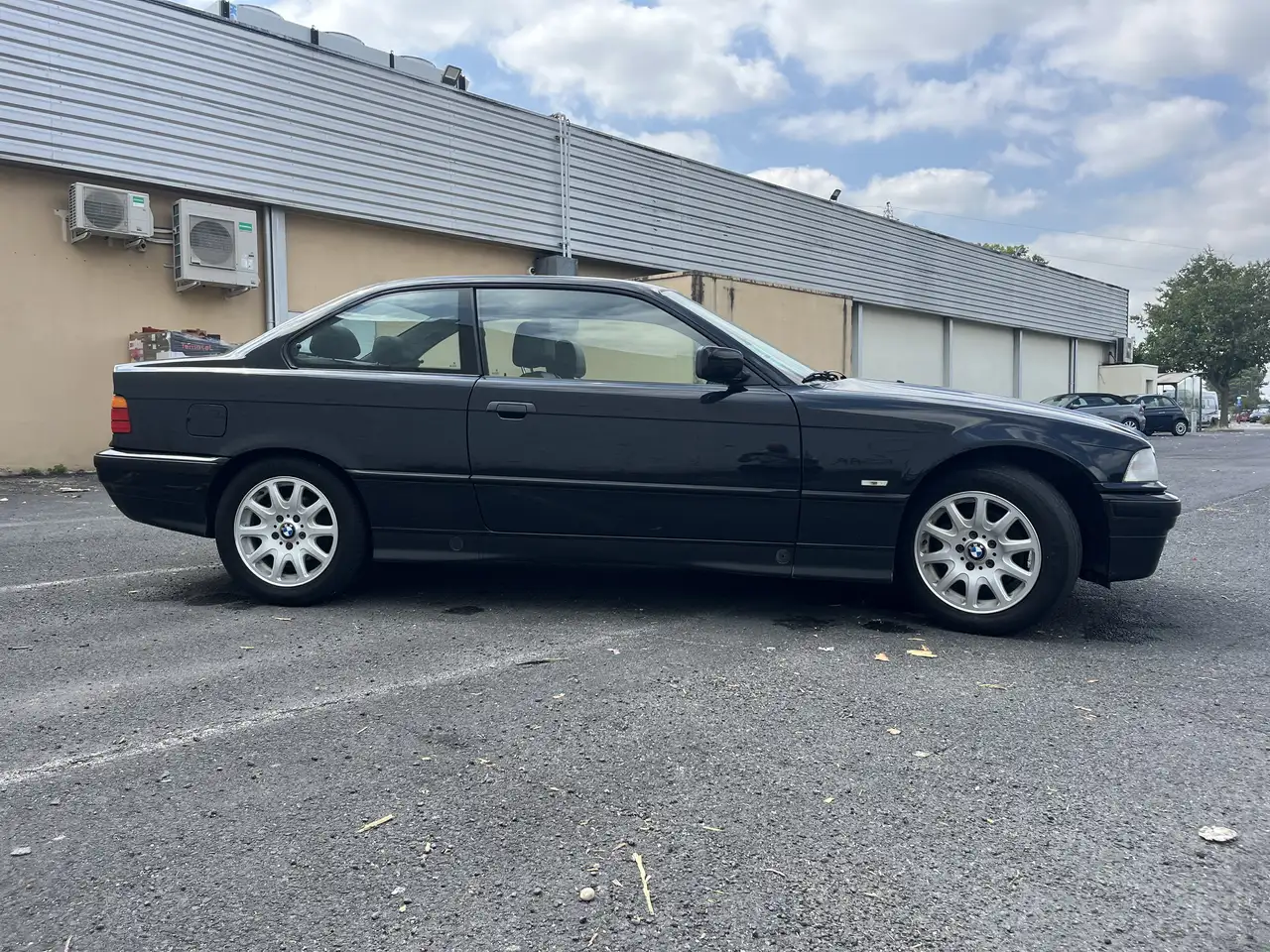 BMW 323i, foto 4