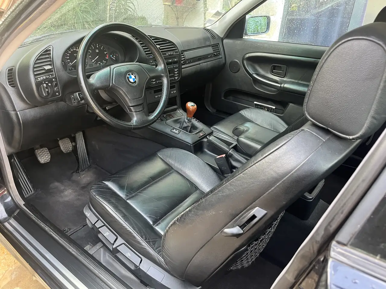 BMW 323i, foto 11