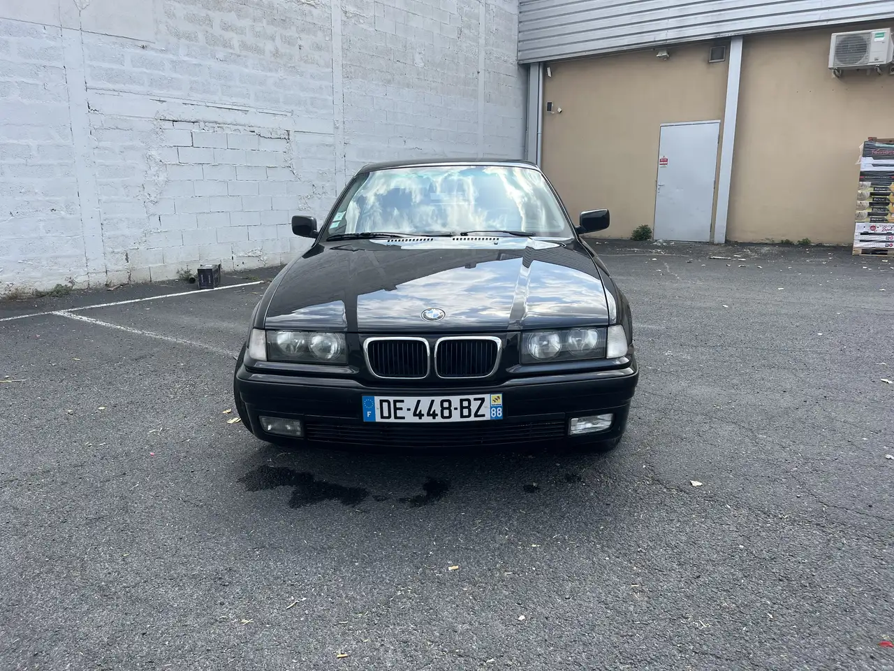 BMW 323i, foto 2