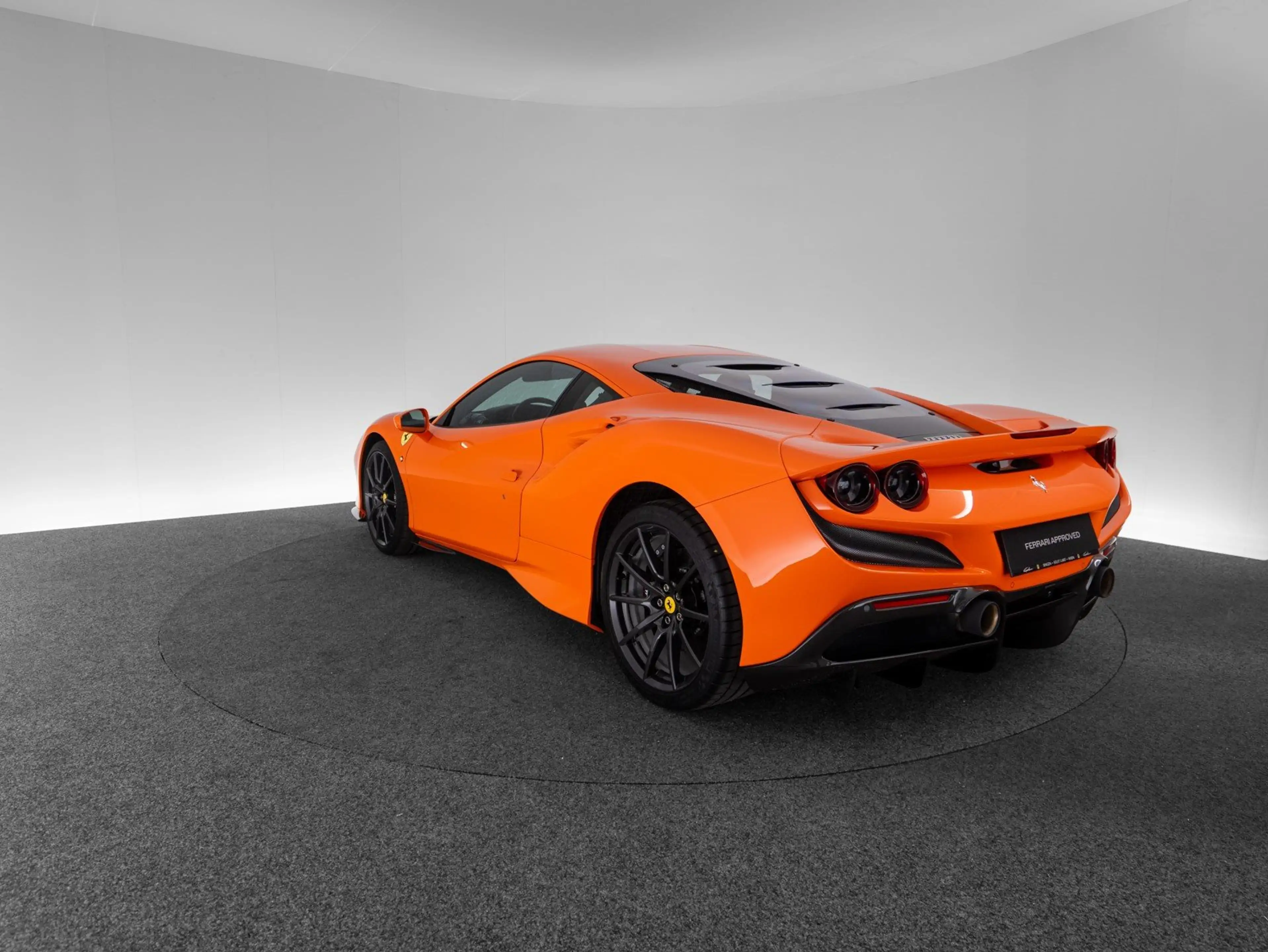 Ferrari F8 Tributo — photo 7