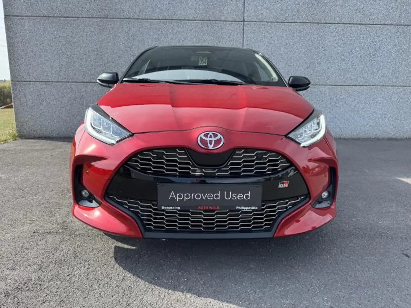 Toyota Yaris 1.5 TNGA HEV CVT GR Sport Rojo - 2