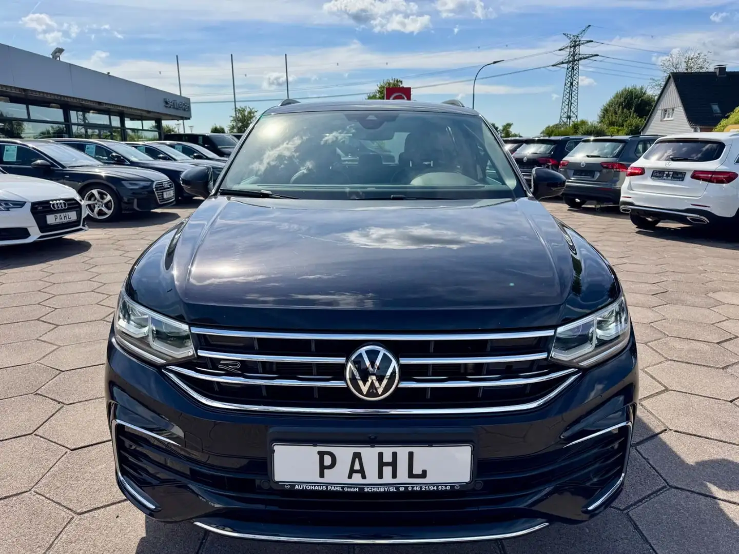 Volkswagen Tiguan 2.0 TDI R-Line HARMAN/KARDON 360*AHK LED Schwarz - 2