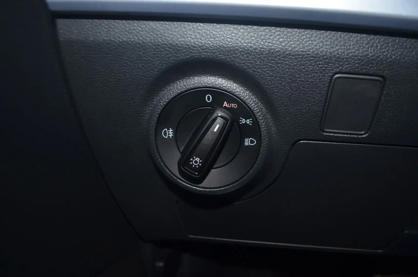 SEAT Arona TSI FR-Line * LED * Virt.C. * ACC * Werksgarantie Schwarz - 2