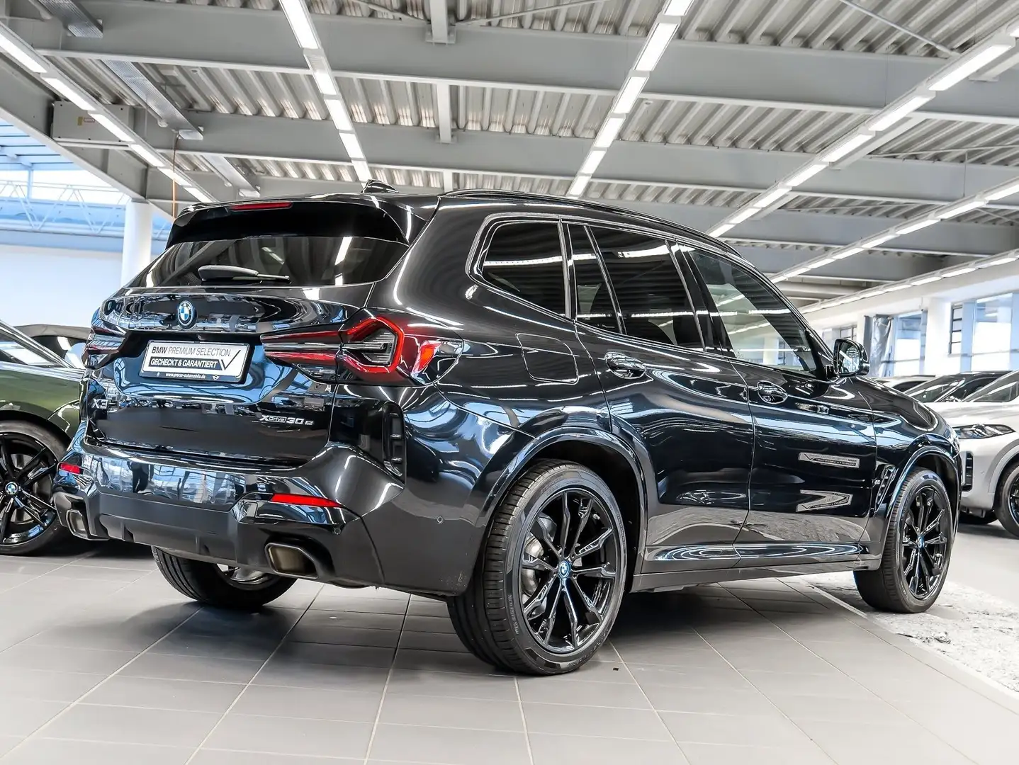 BMW X3 xDrive30e M Sport HUD RFK NAVI LED PDC V+H Schwarz - 2